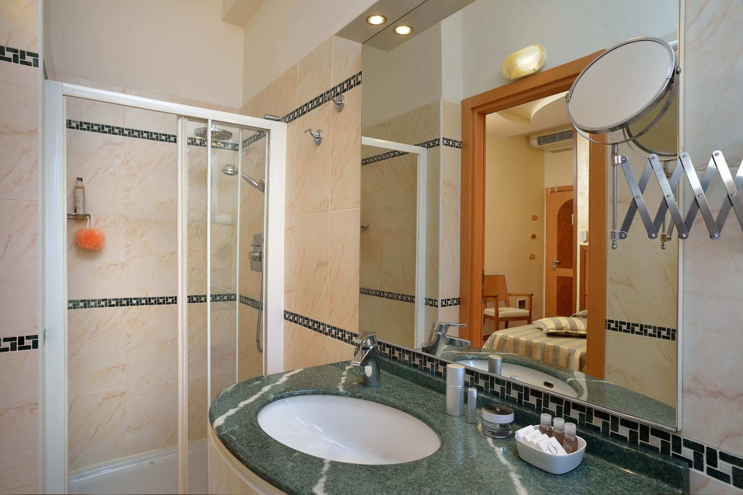 Classic Single Room - Photo 4