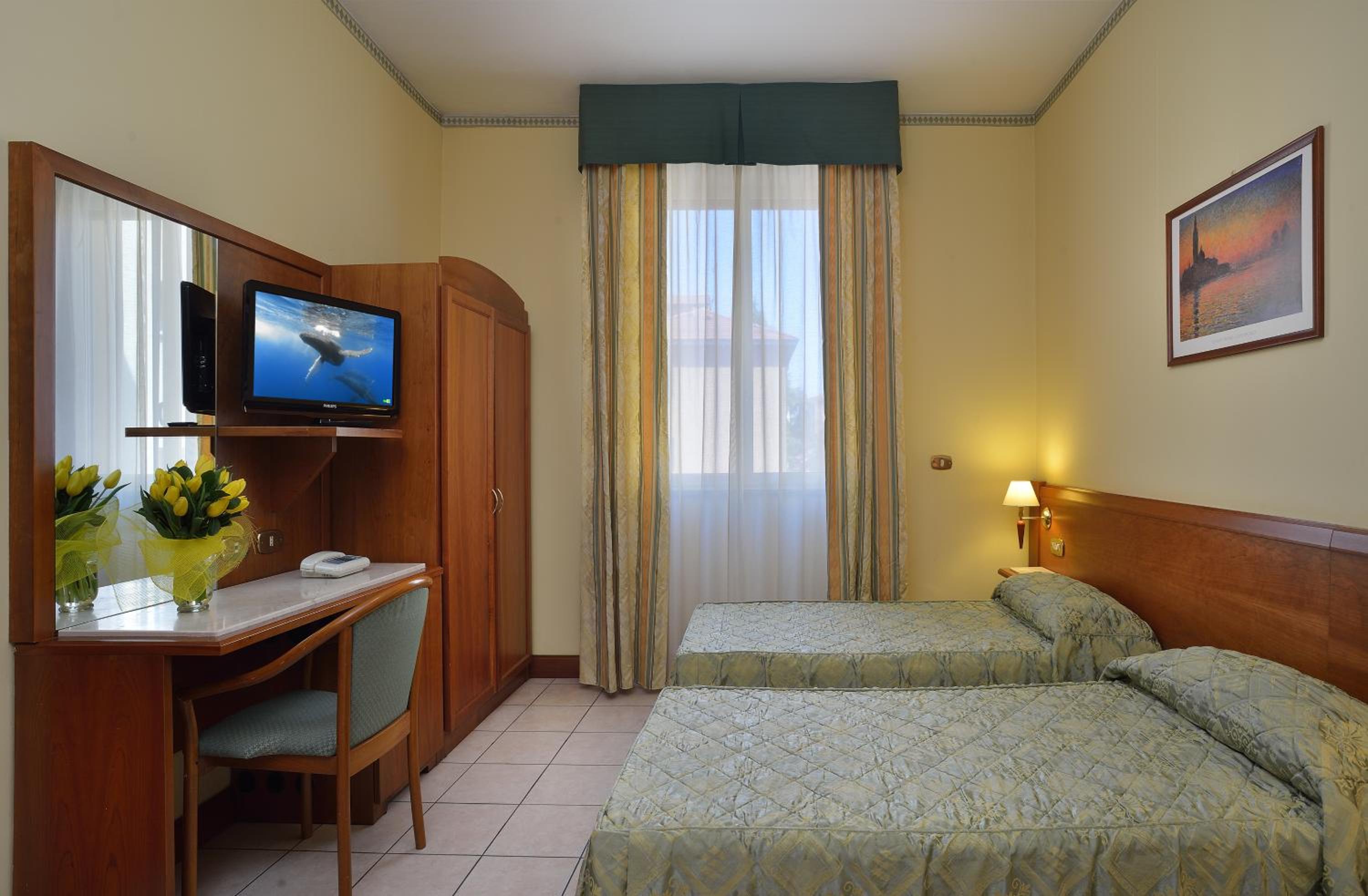Classic Double or Twin Room - Photo 5