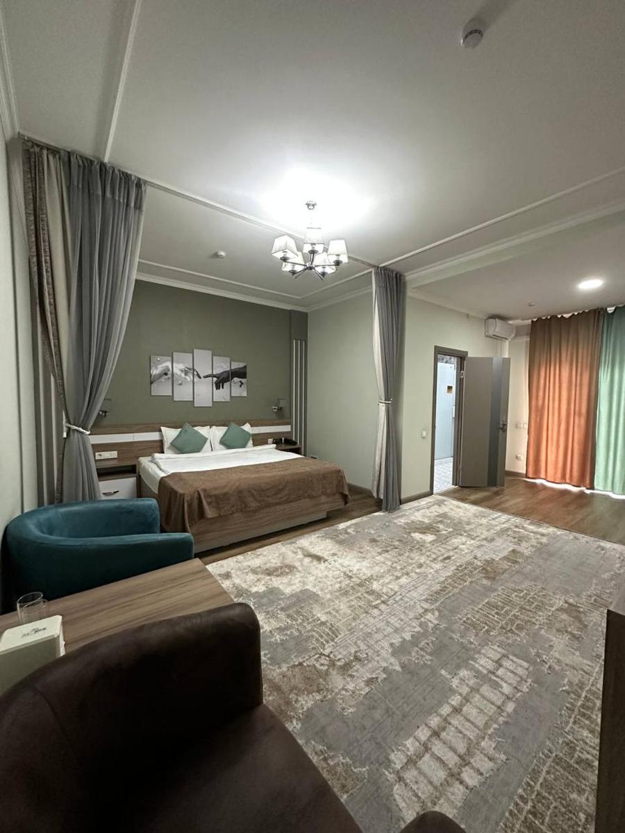 Deluxe King Room photo 2