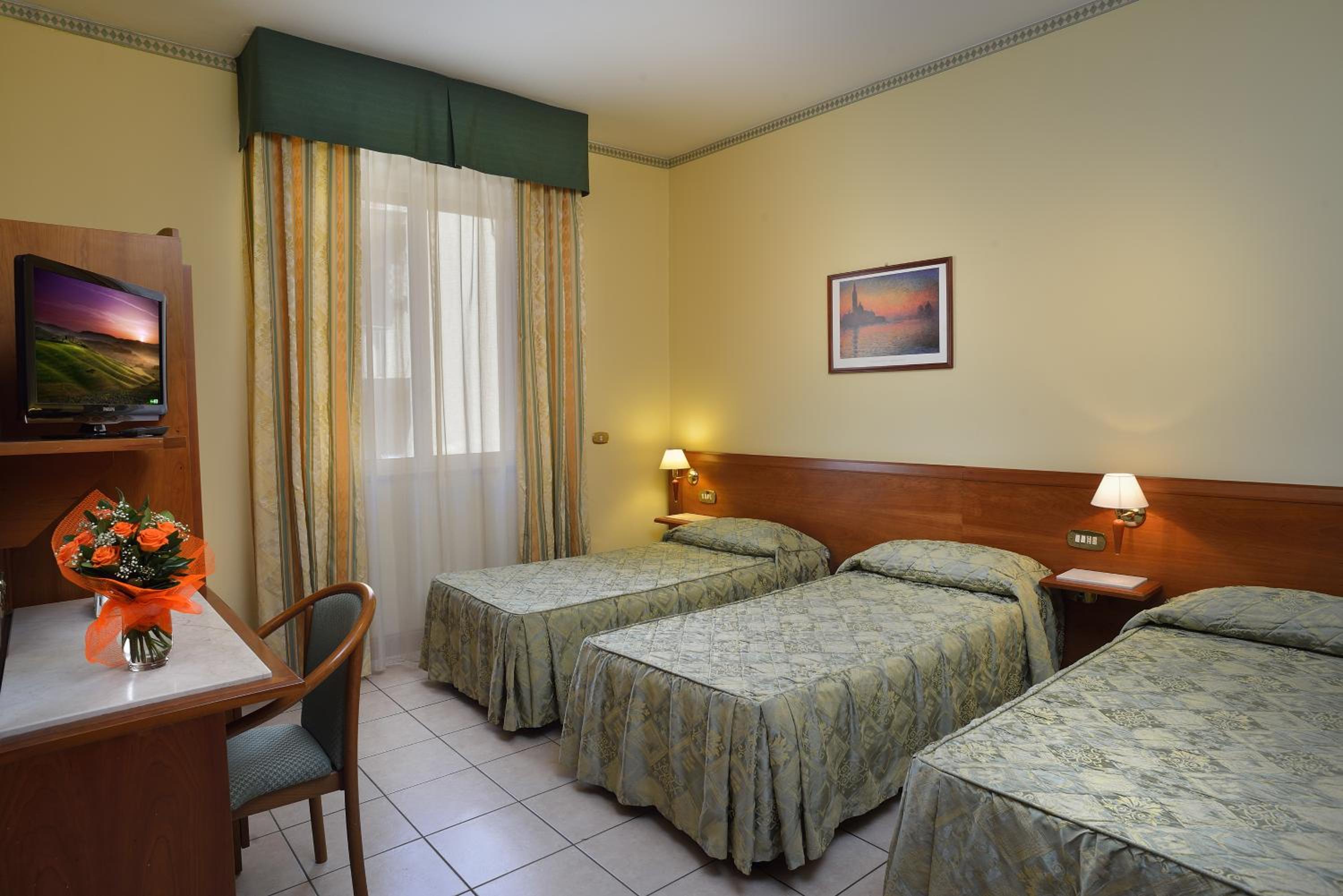 Classic Triple Room - Photo 1