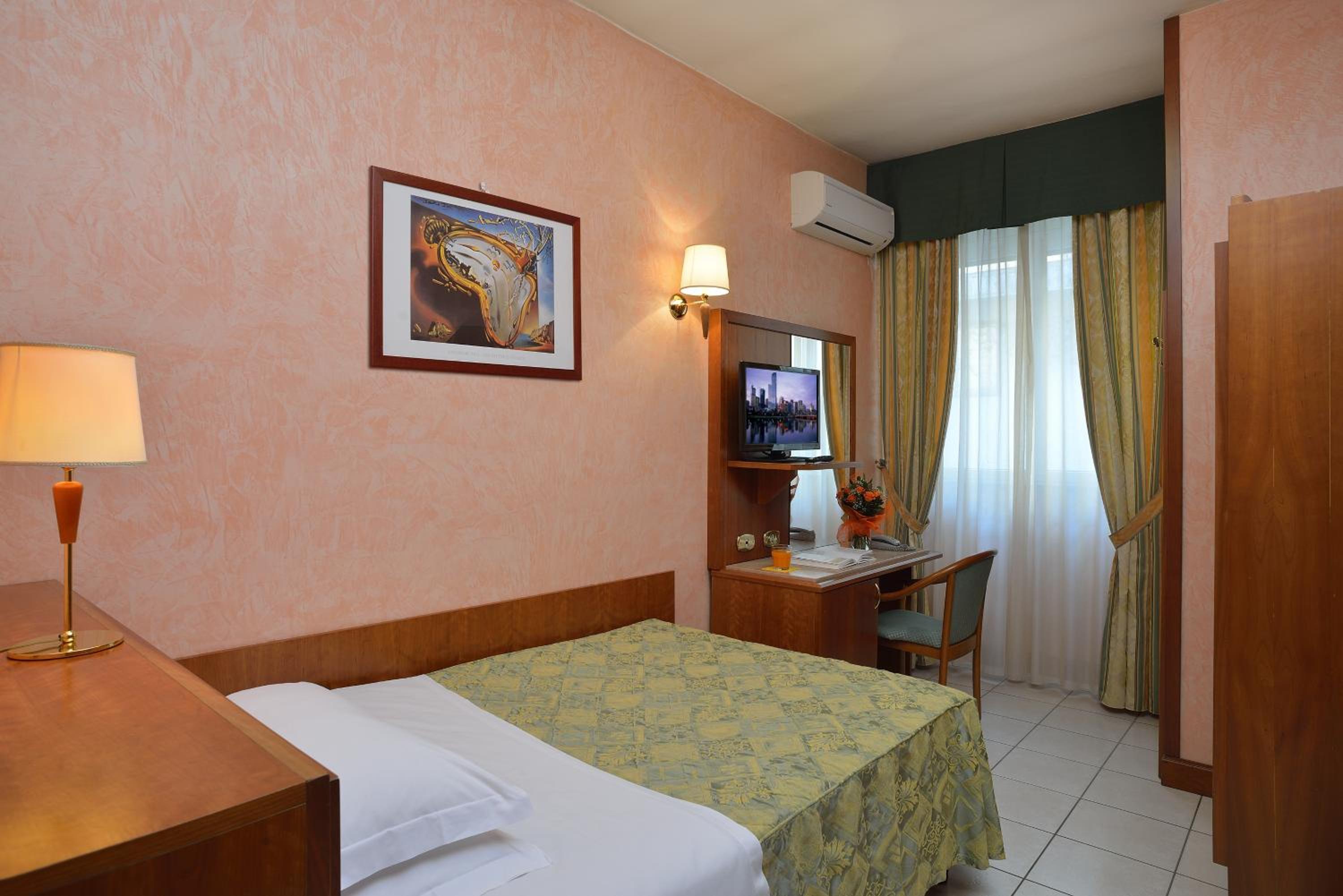 Classic Single Room - Photo 1