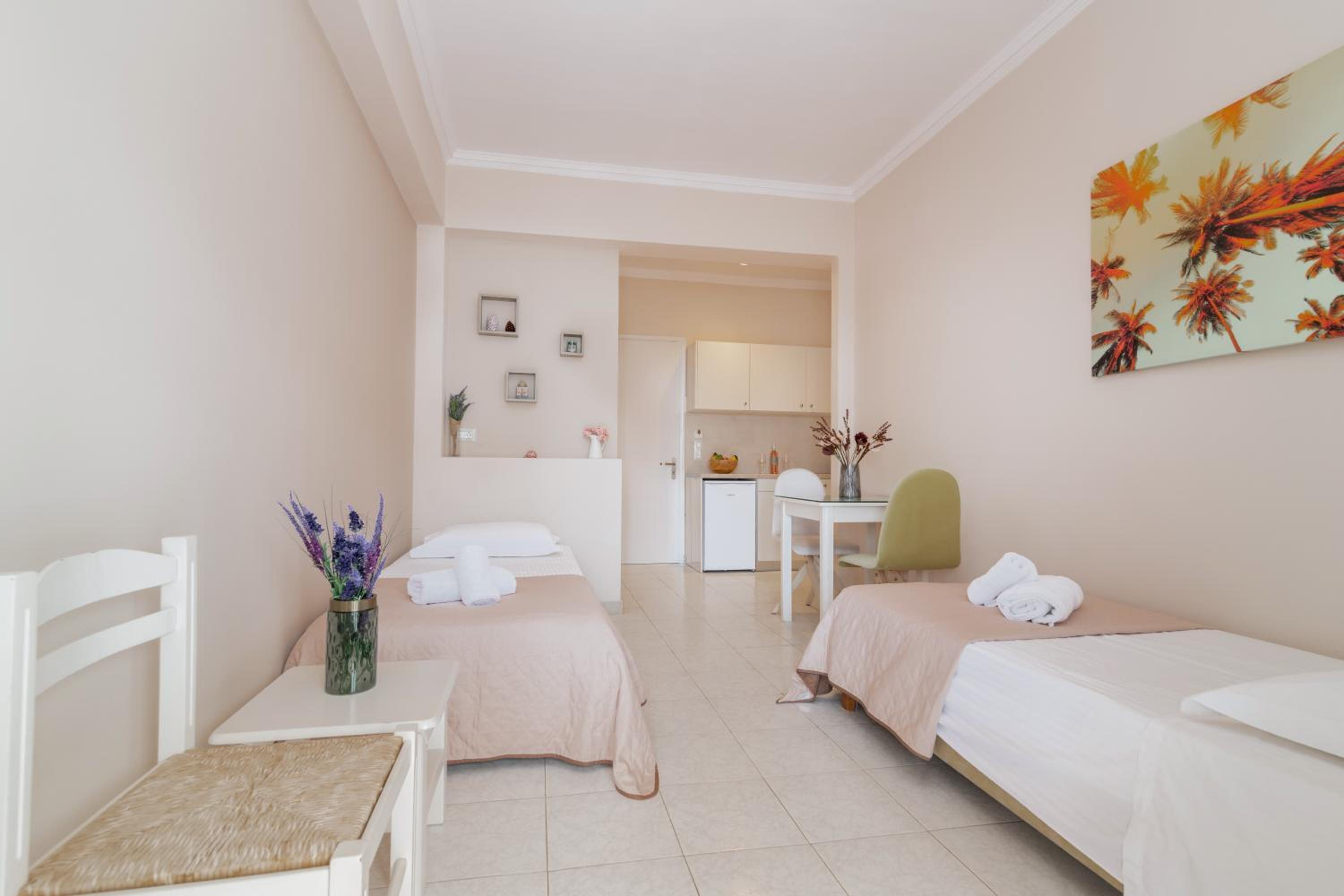 One-Bedroom Apartment with Garden View - Photo 5
