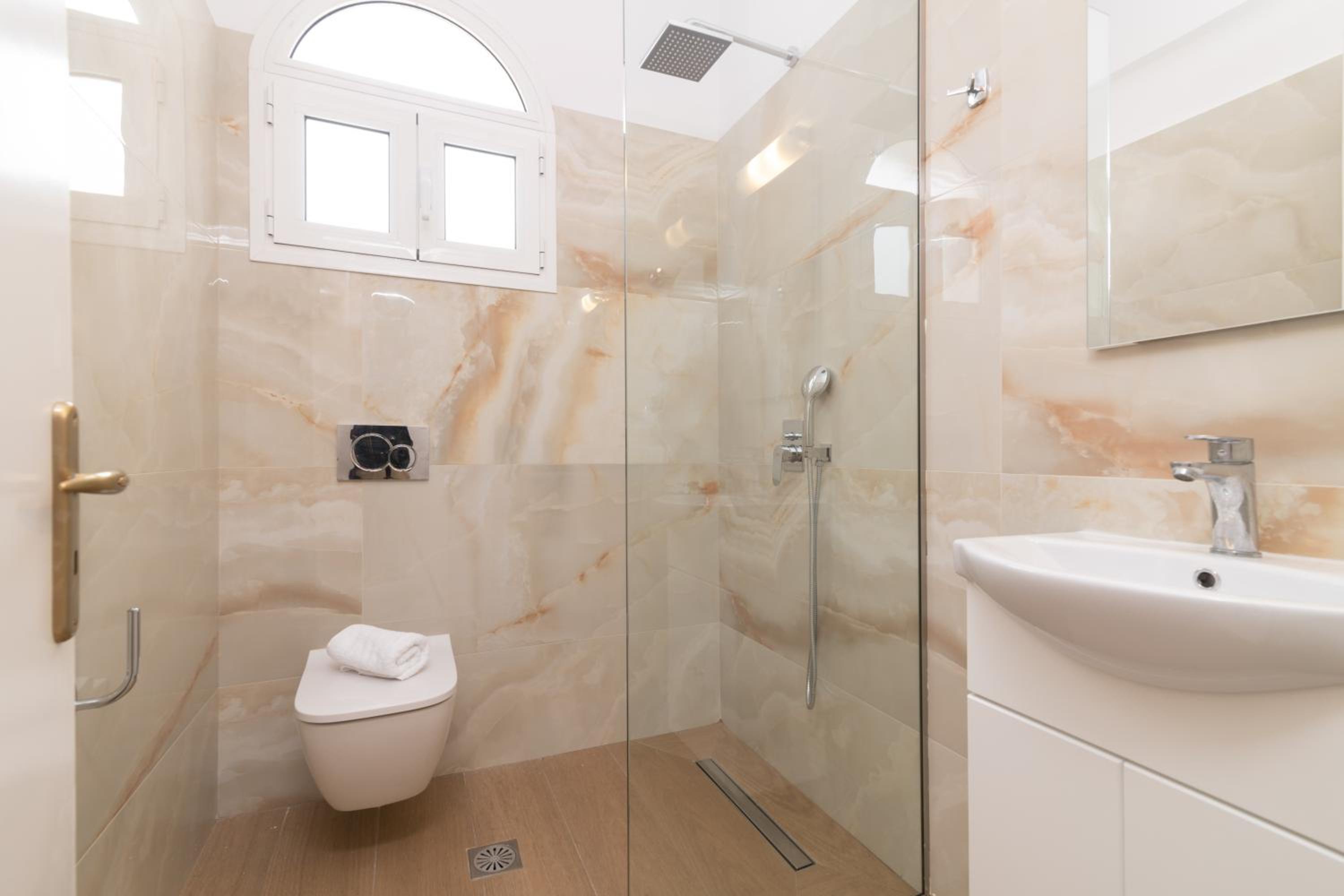 Family Apartment - Photo 4