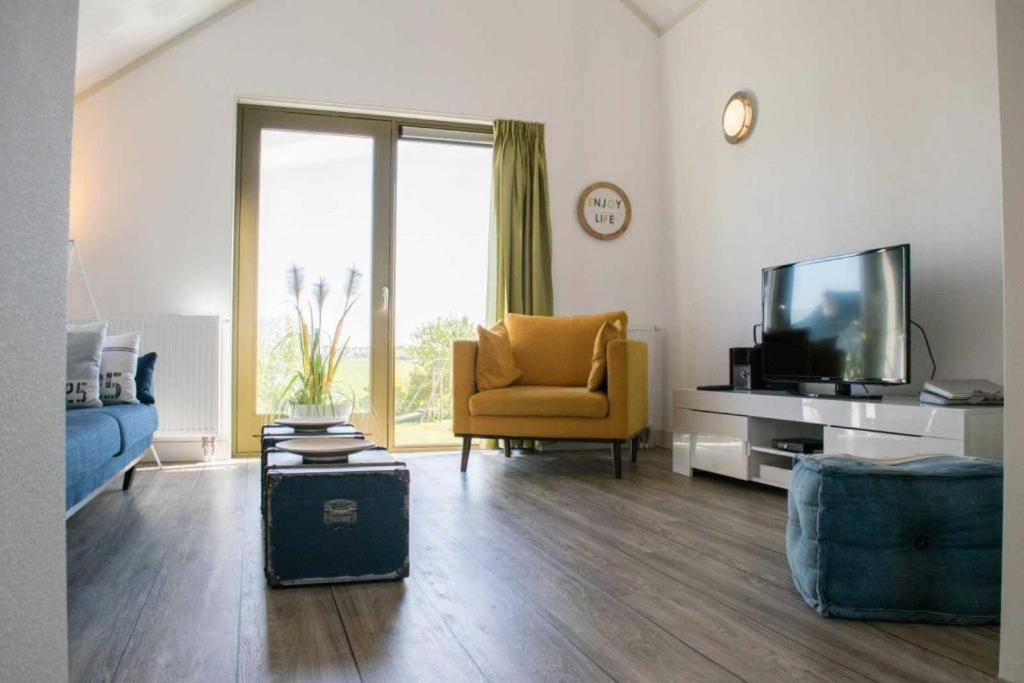 One-Bedroom House photo 1