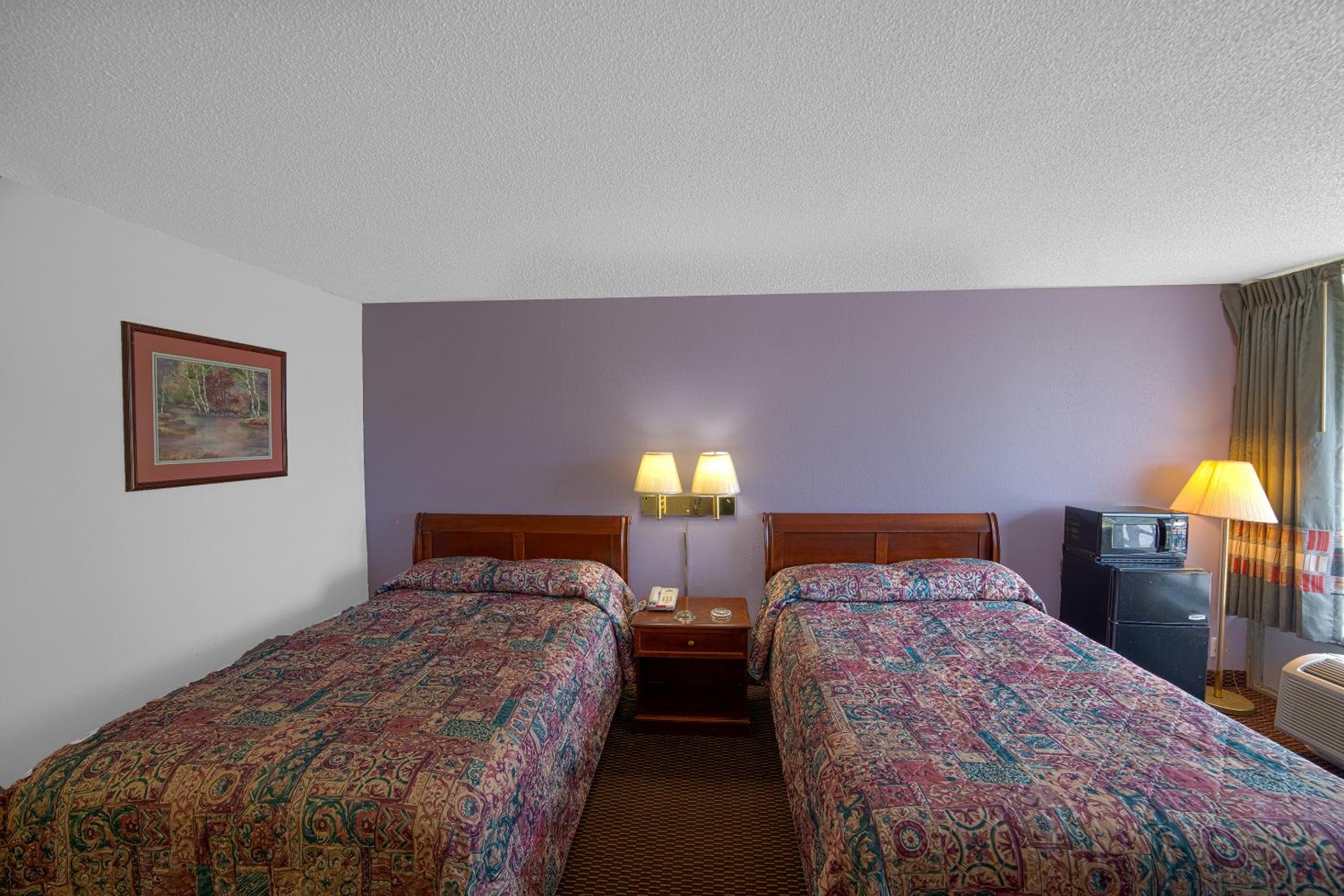 2 Full Bed Smoking photo 3
