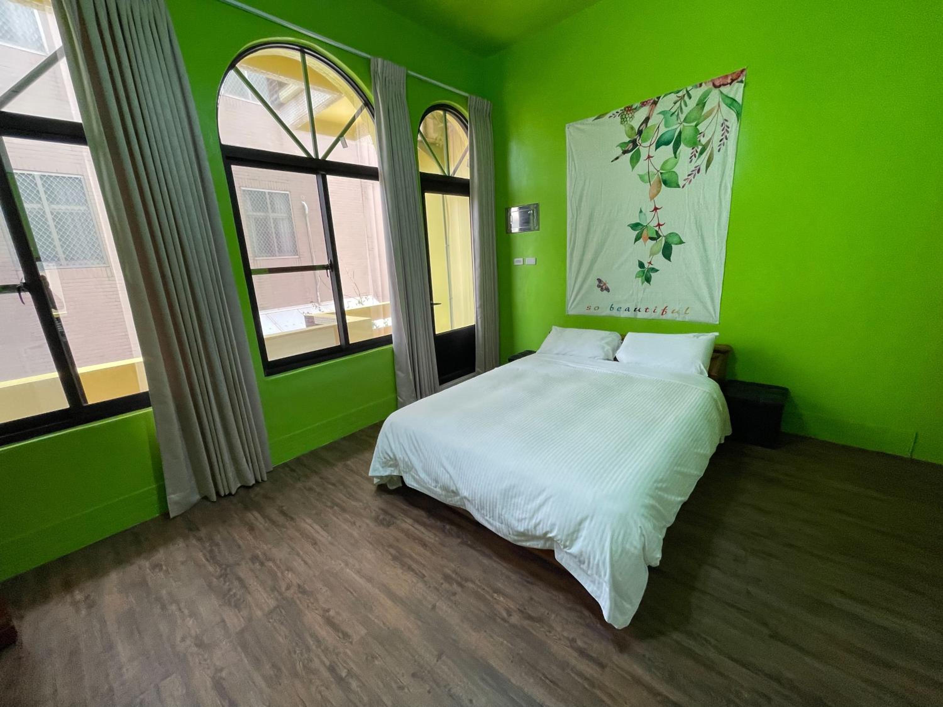 Standard Queen Room photo 1