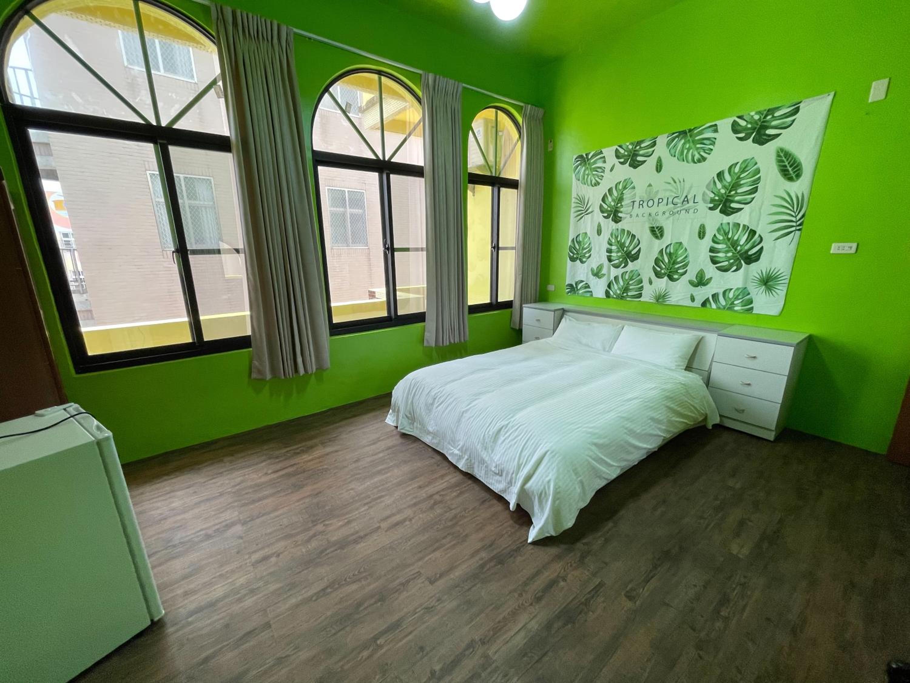Standard Queen Room photo 2