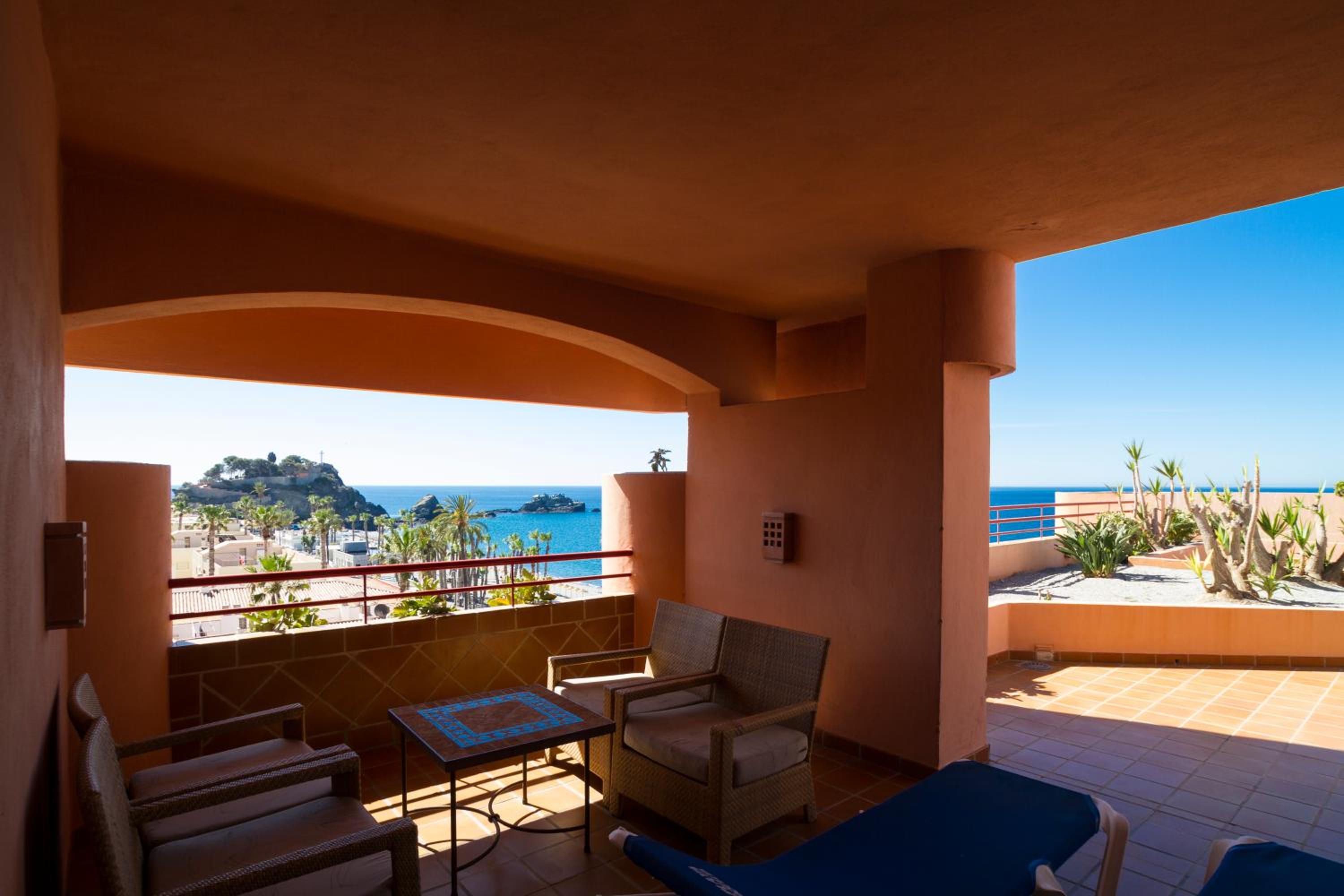 Suite with Sea View - Photo 15