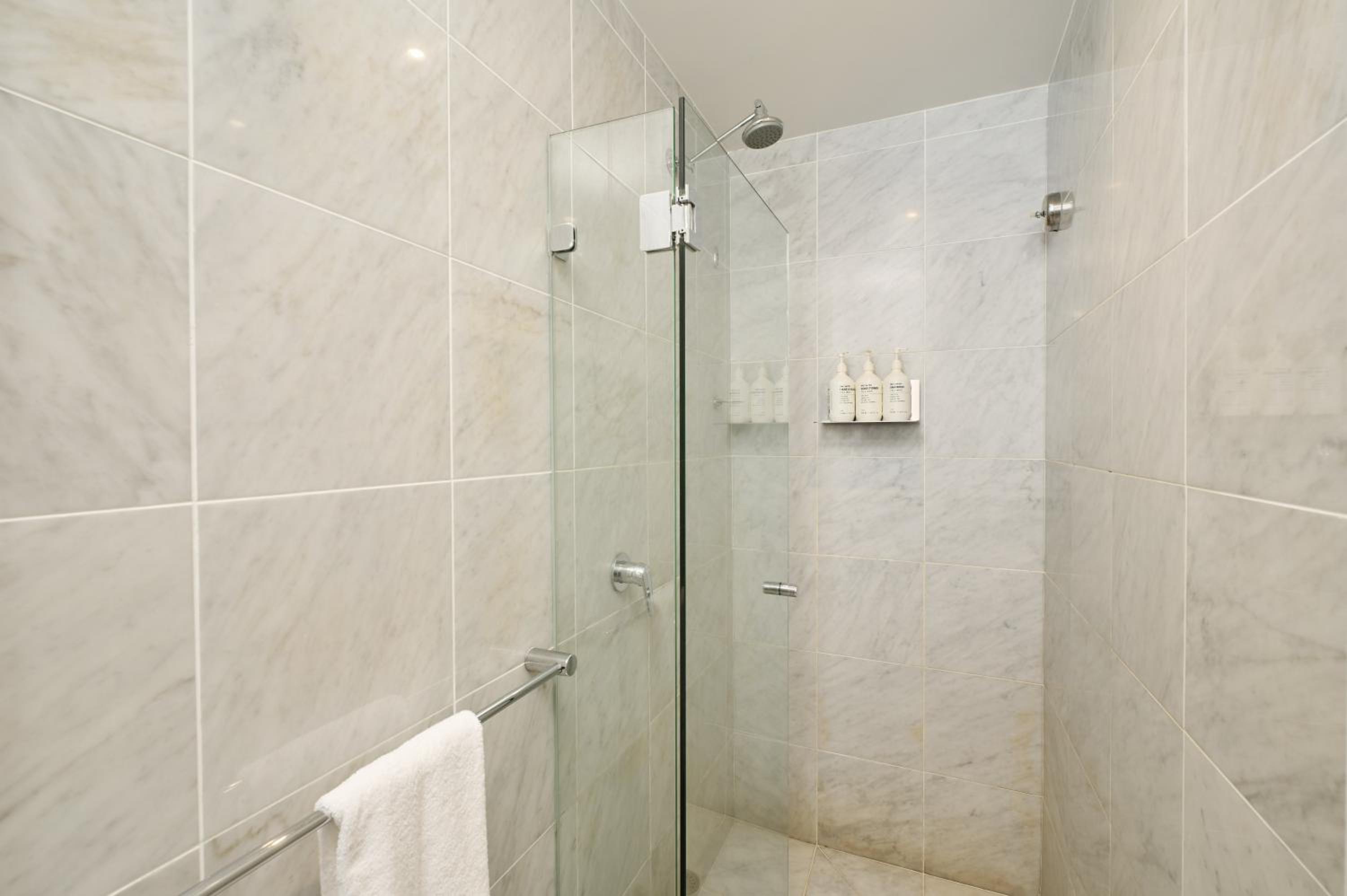 Standard Room - Photo 7