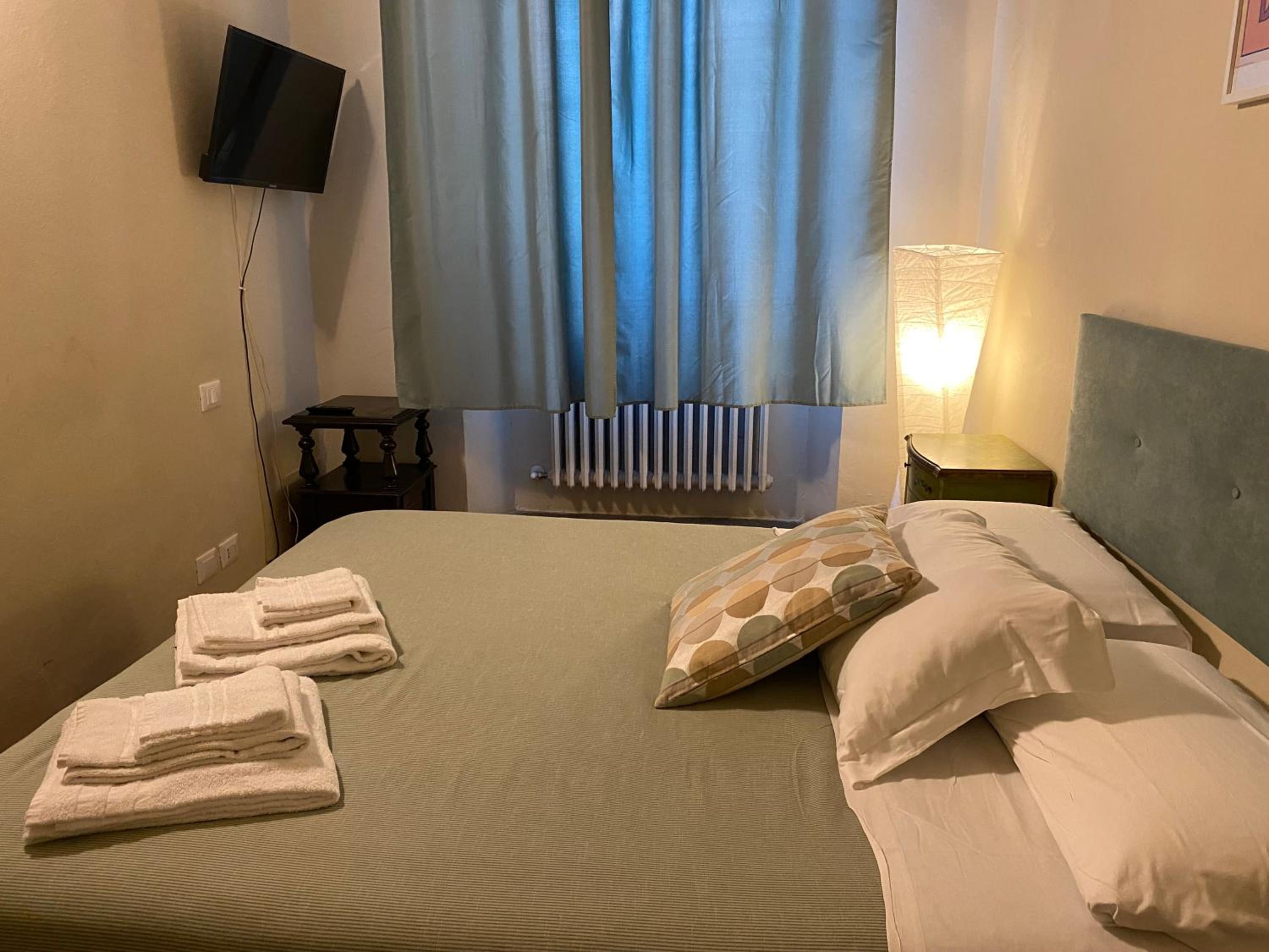 Double Room with Private Bathroom photo 3