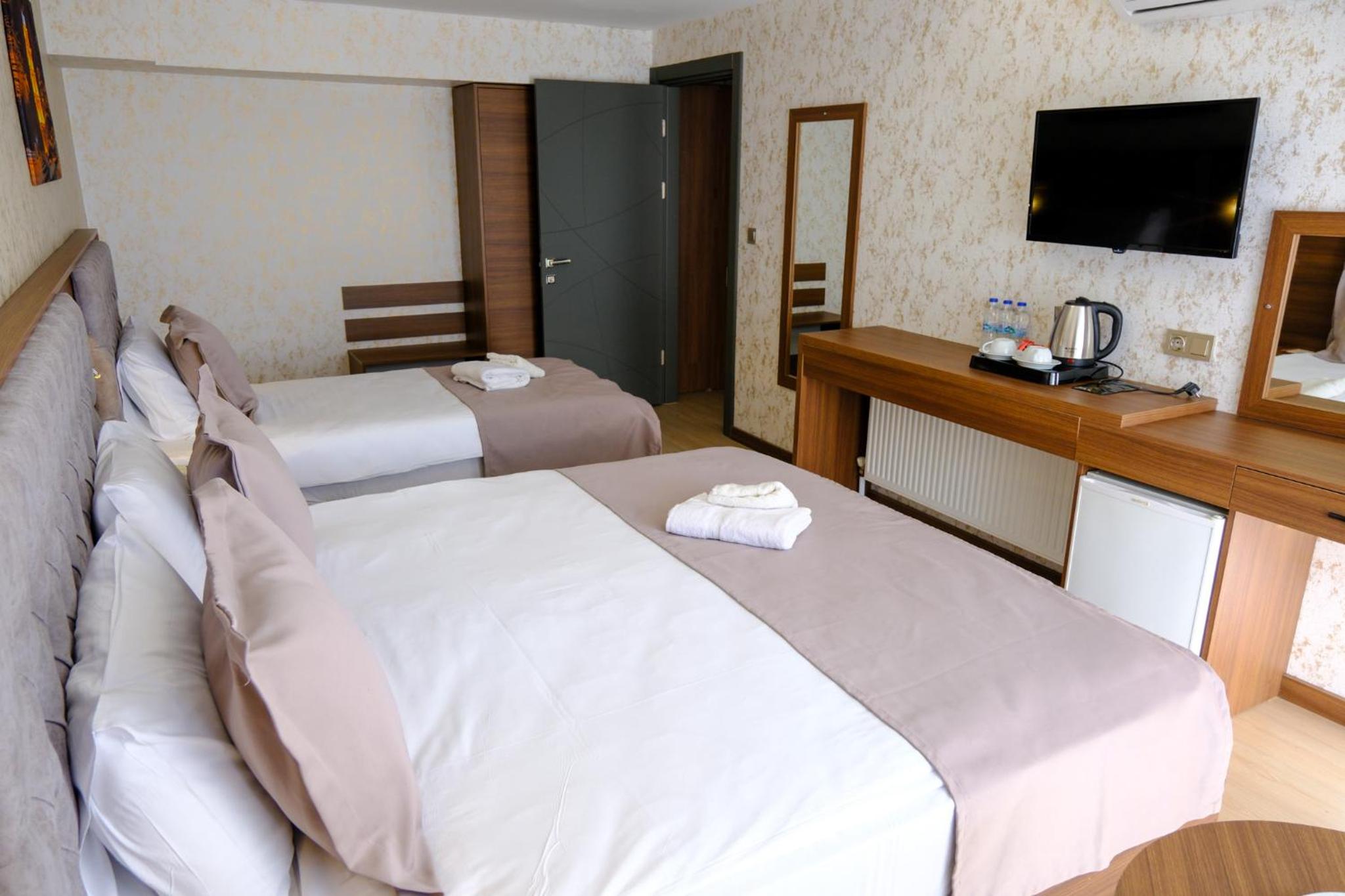 Twin Room with City View
