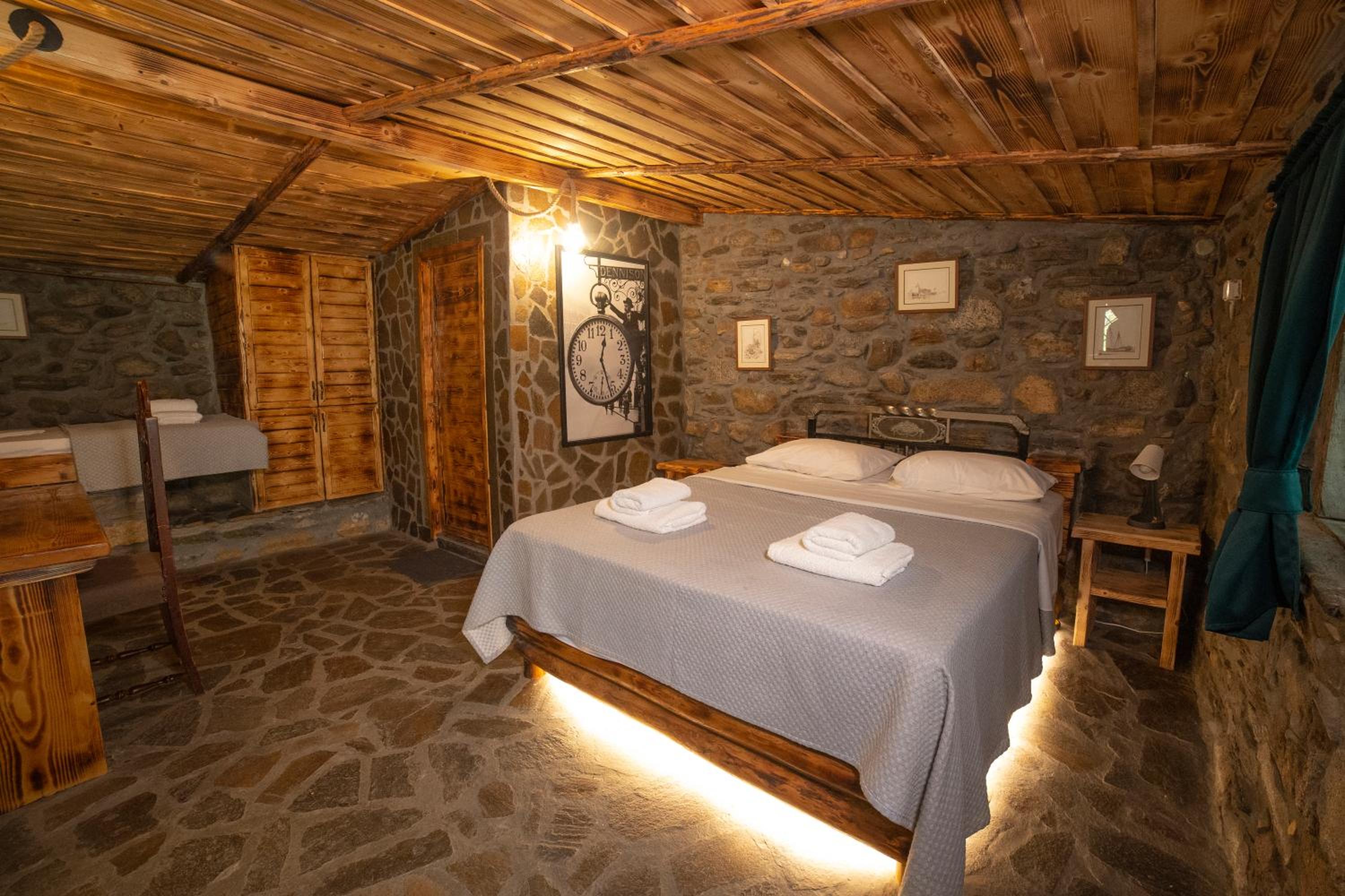 Deluxe Triple Room - Photo 1