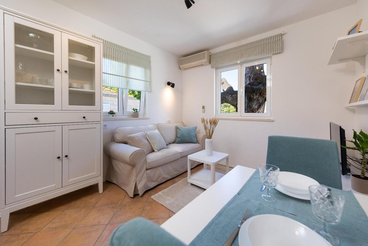 One-Bedroom Apartment with Garden View