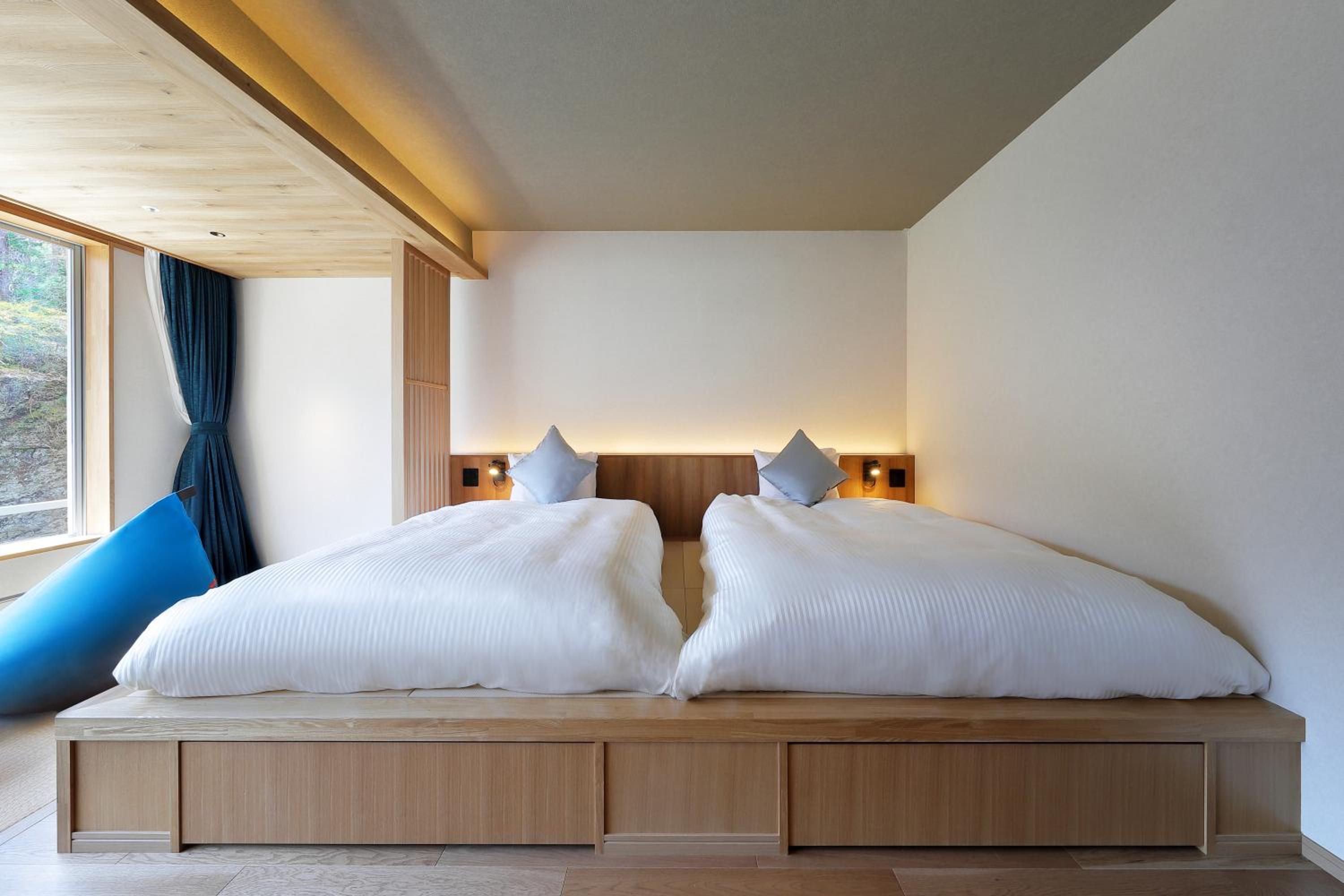 Japanese Twin Room with River View photo 2