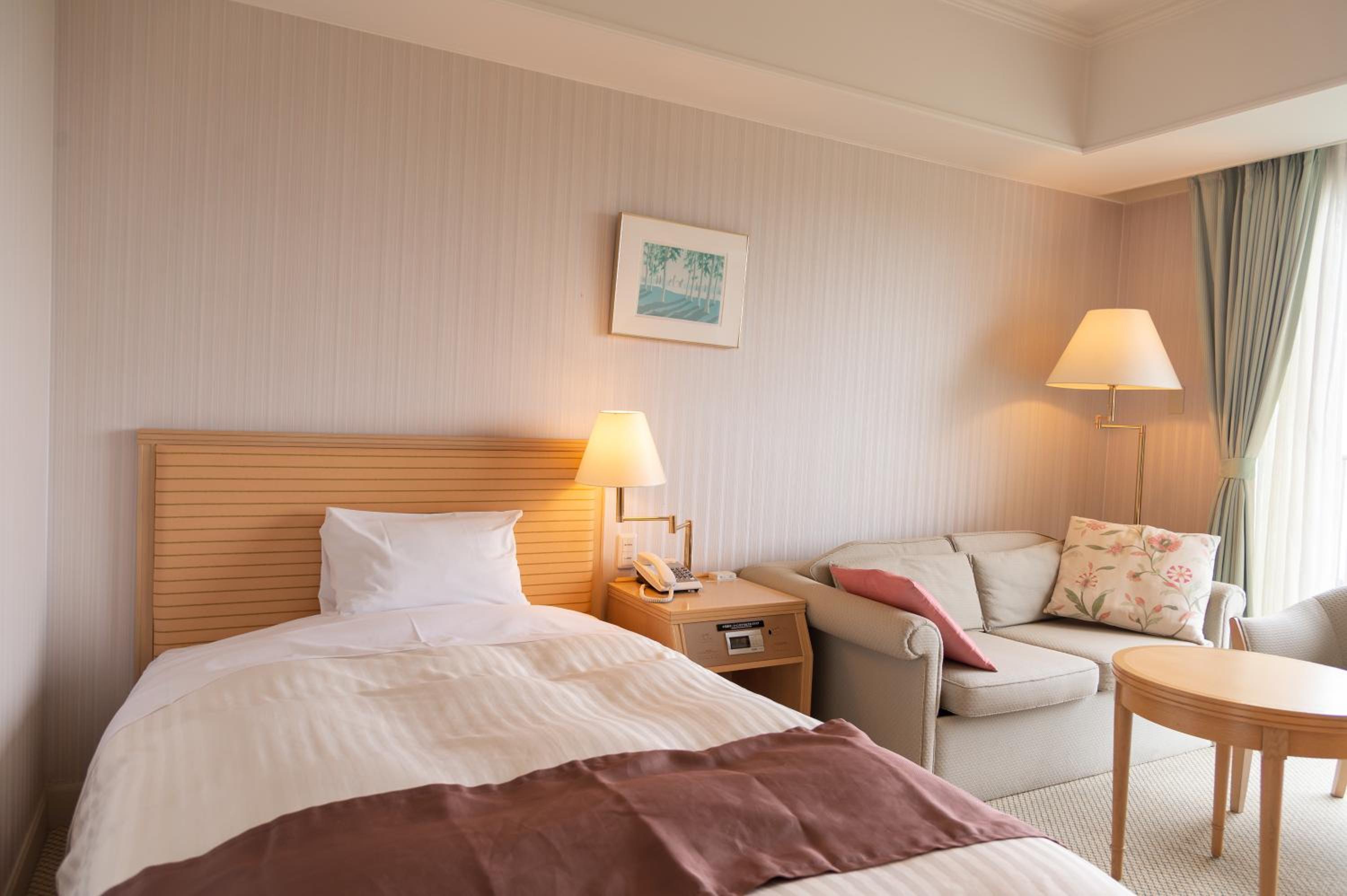 Single Room with Sea View - Non-Smoking photo 3