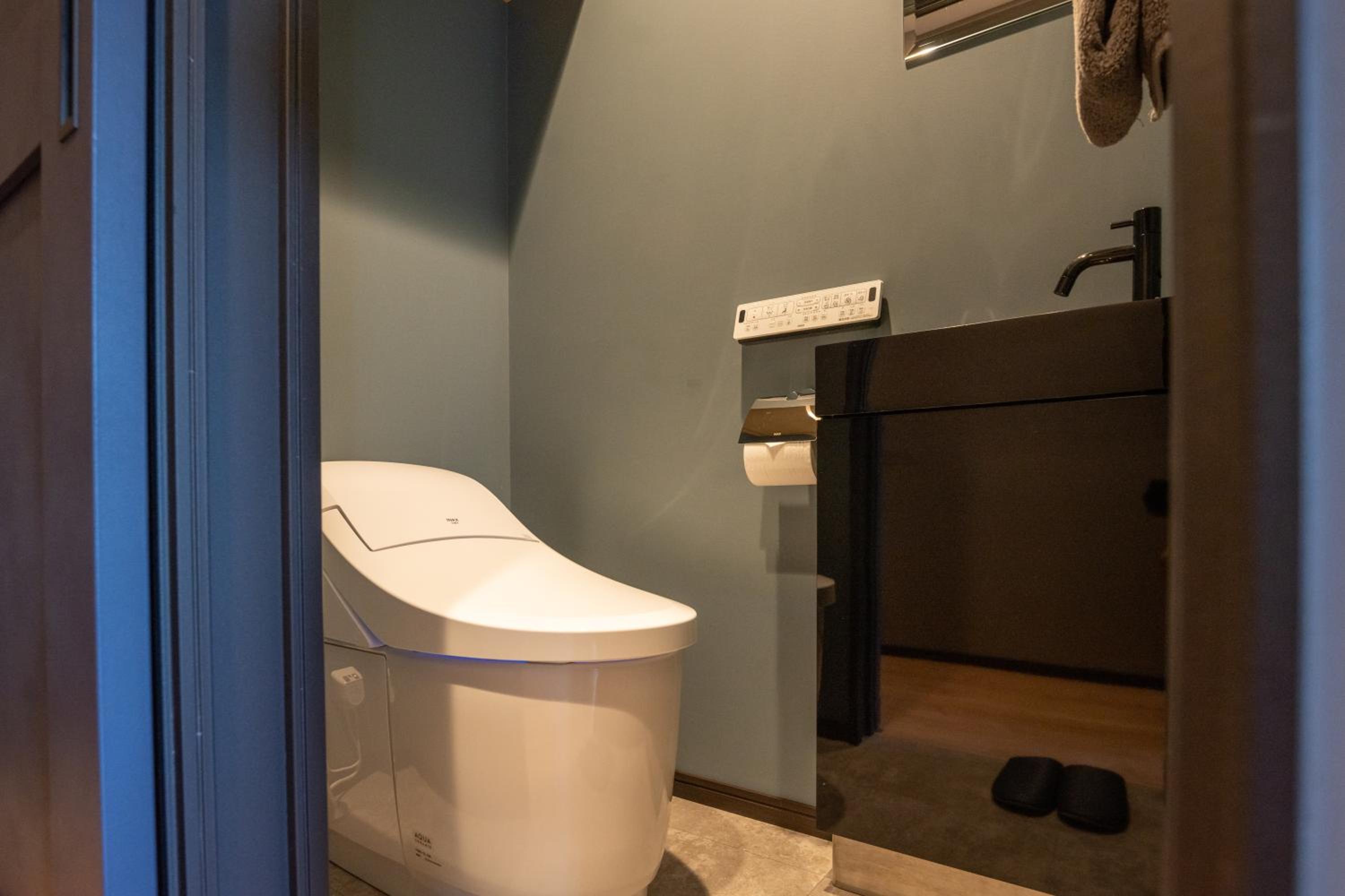 Twin Room - Non-Smoking photo 3