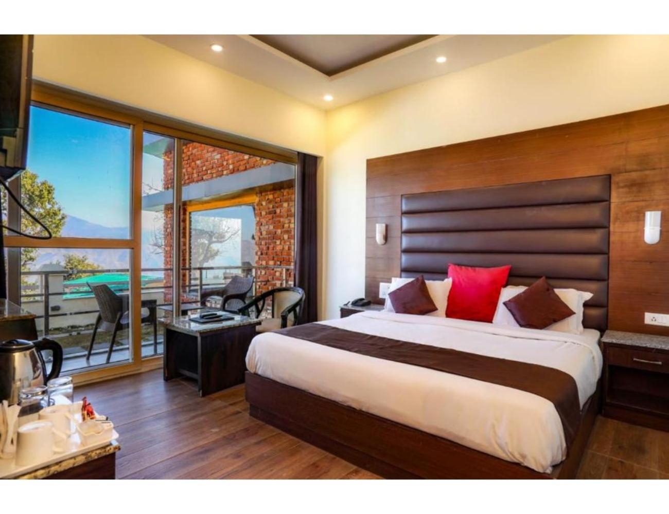 Deluxe Double Room With Balcony