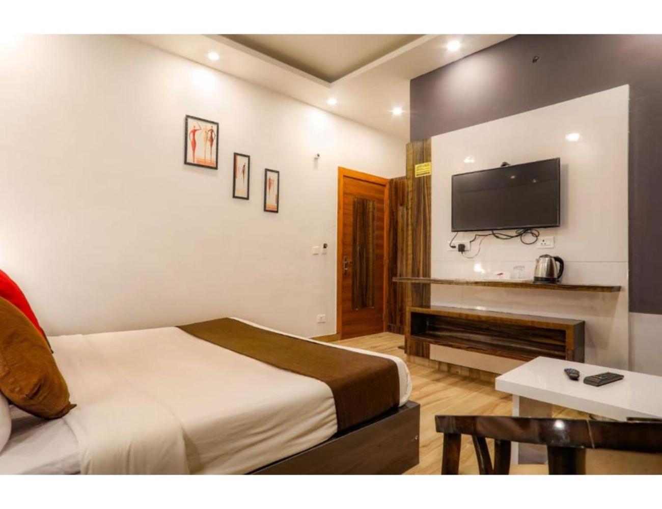 Deluxe Room - Photo 3