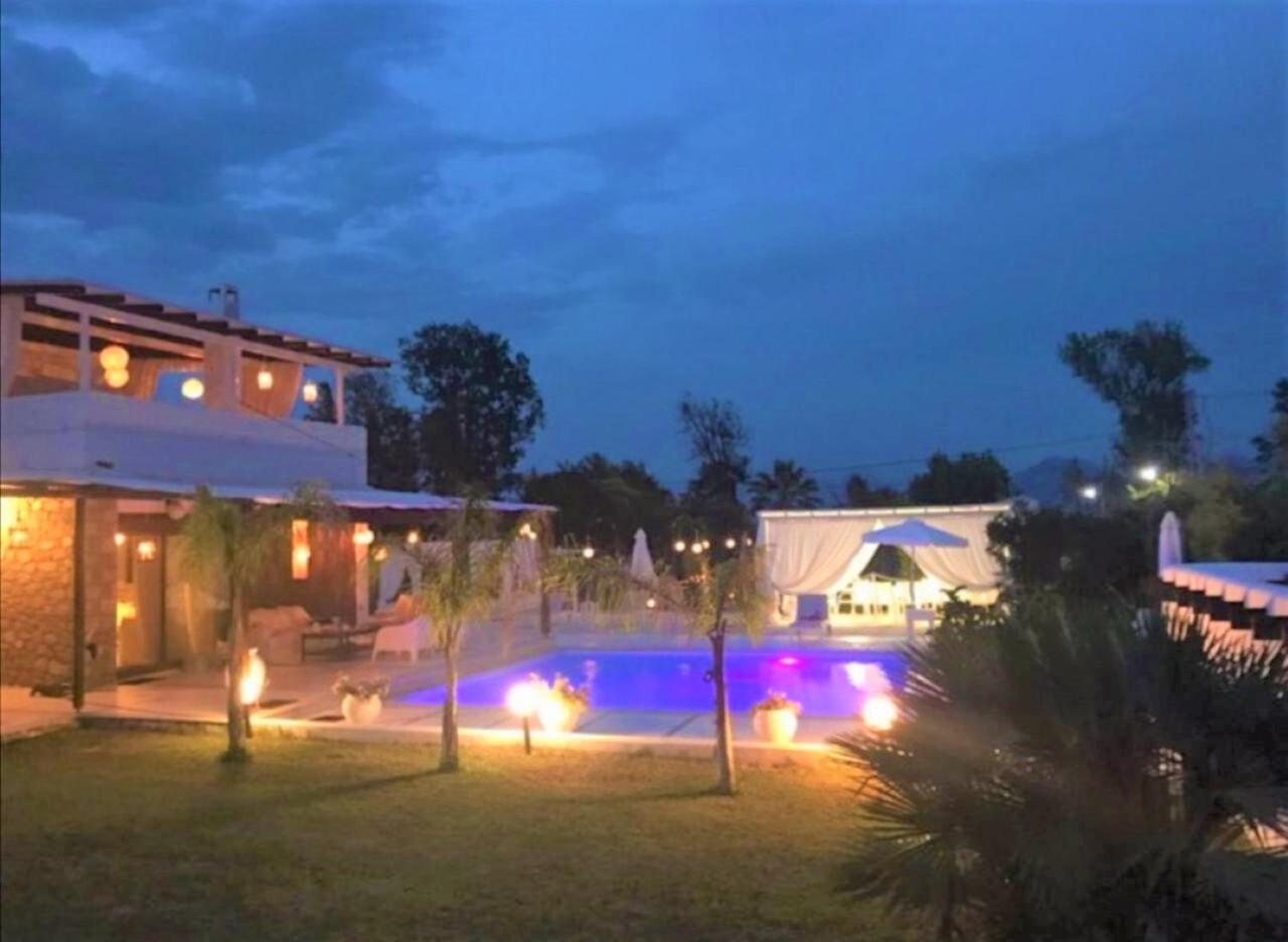 Villa photo 3
