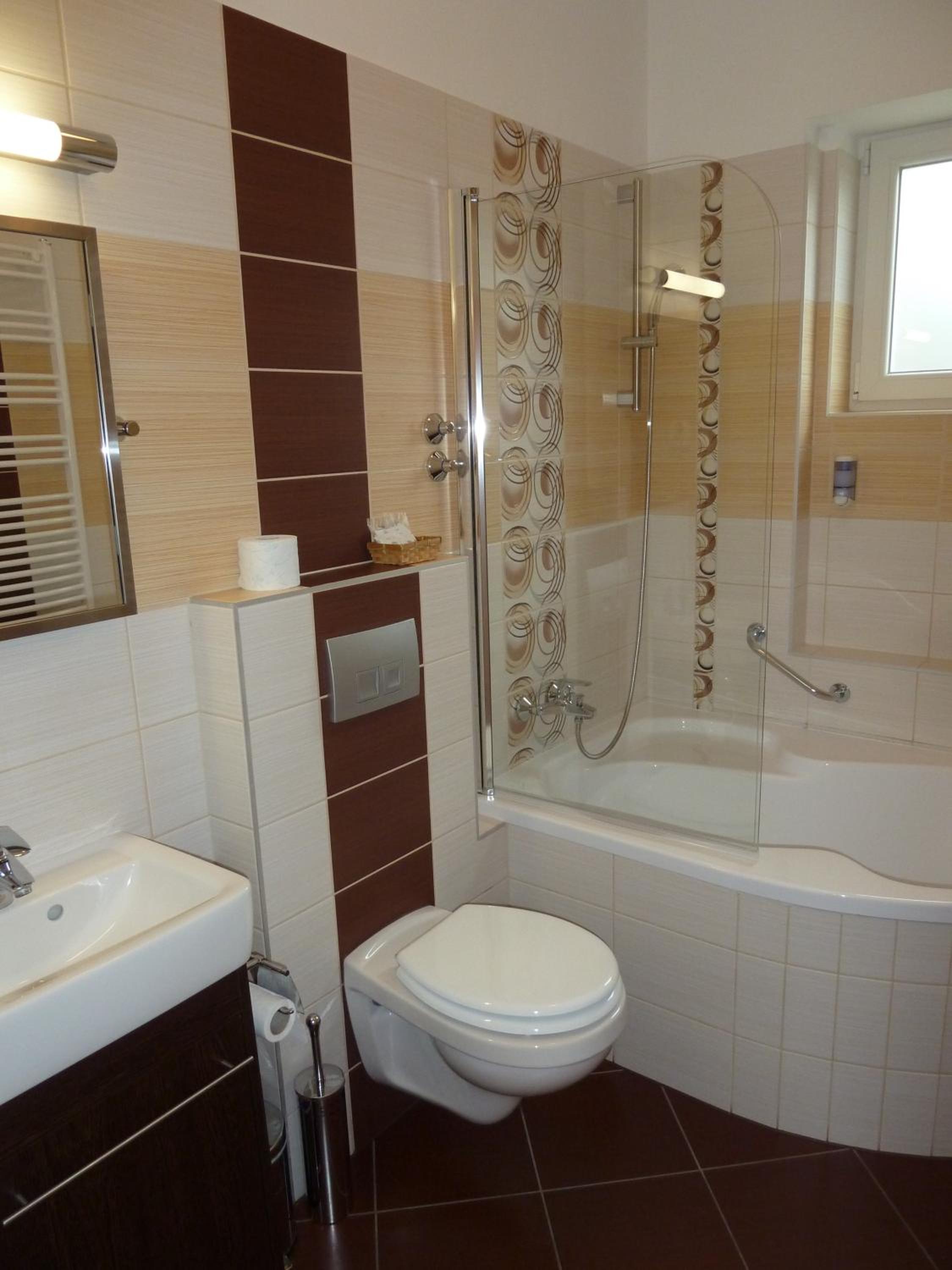 Two-Bedroom Suite - Photo 9