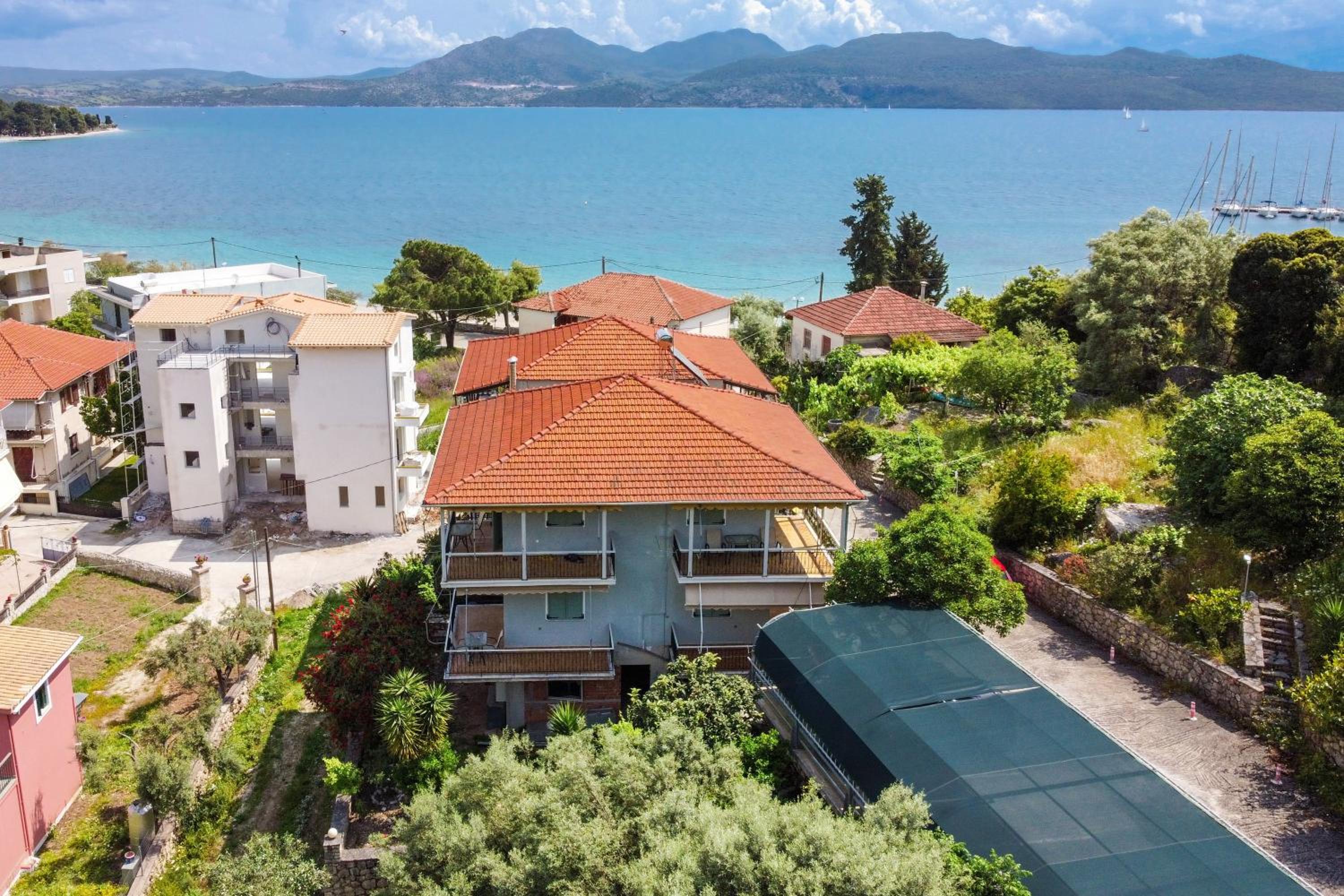 Two-Bedroom Deluxe Apartment with Ocean View photo 3