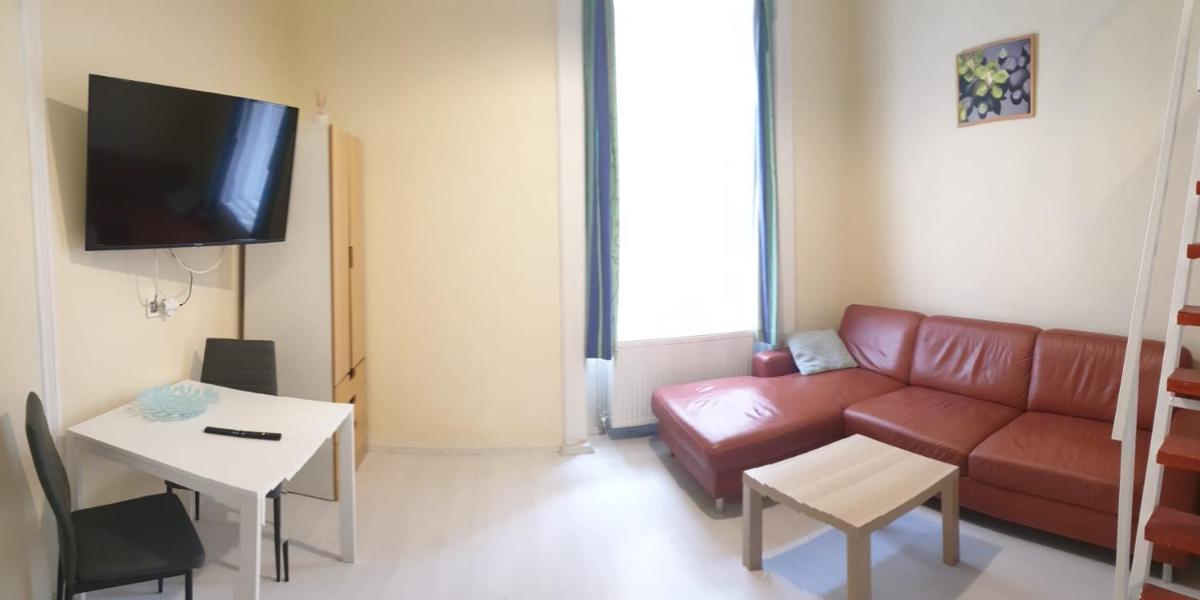 Studio Apartment - Photo 8