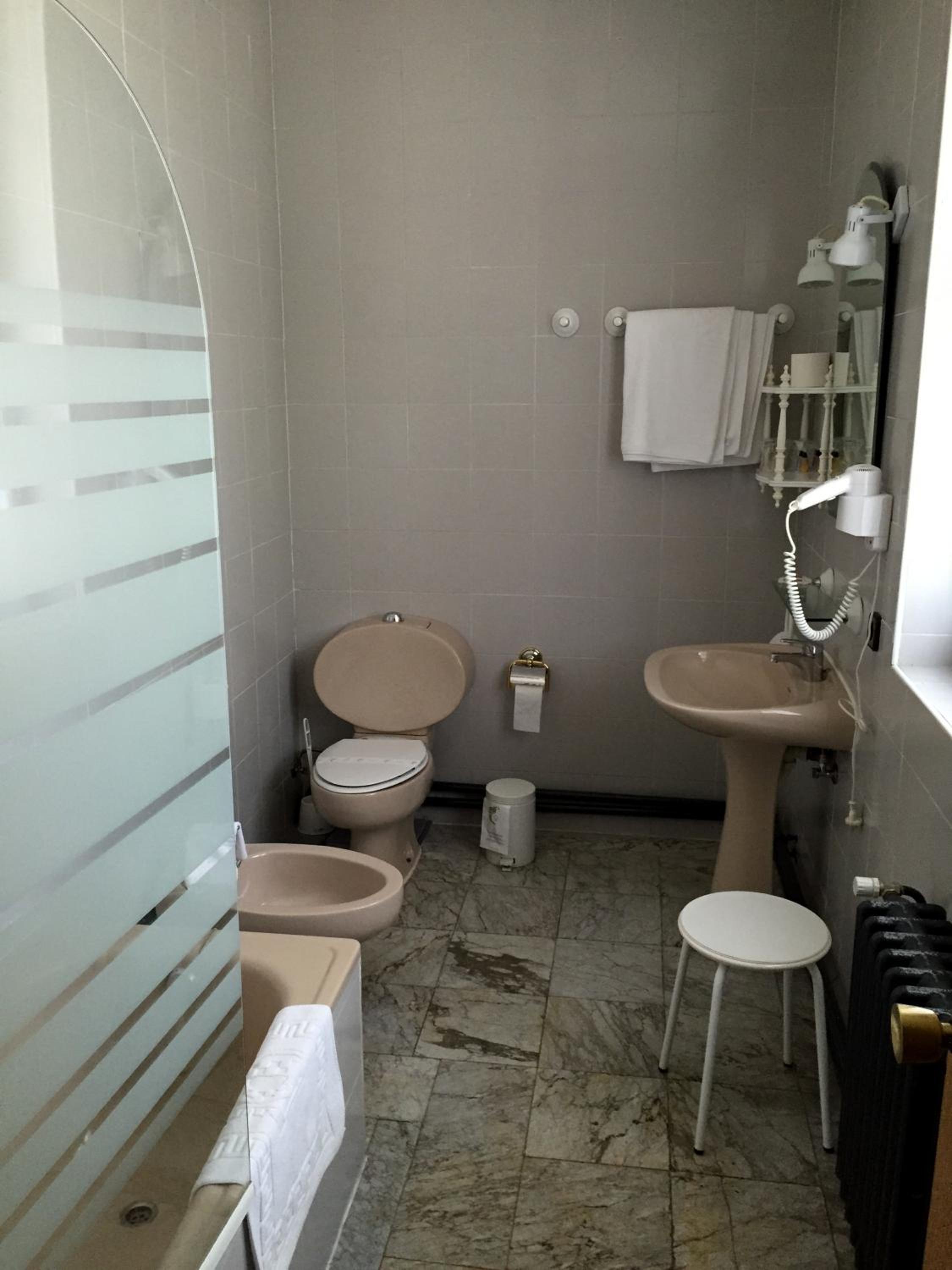 Deluxe Double or Twin Room - Photo 2
