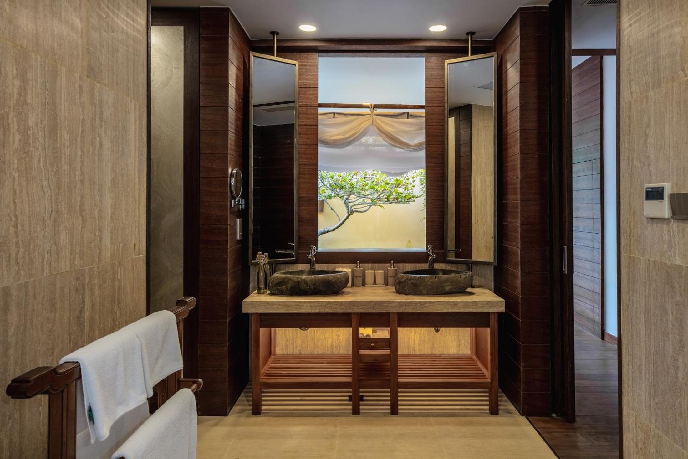 Beach Front Two-Bedroom Pool Villa - Photo 4