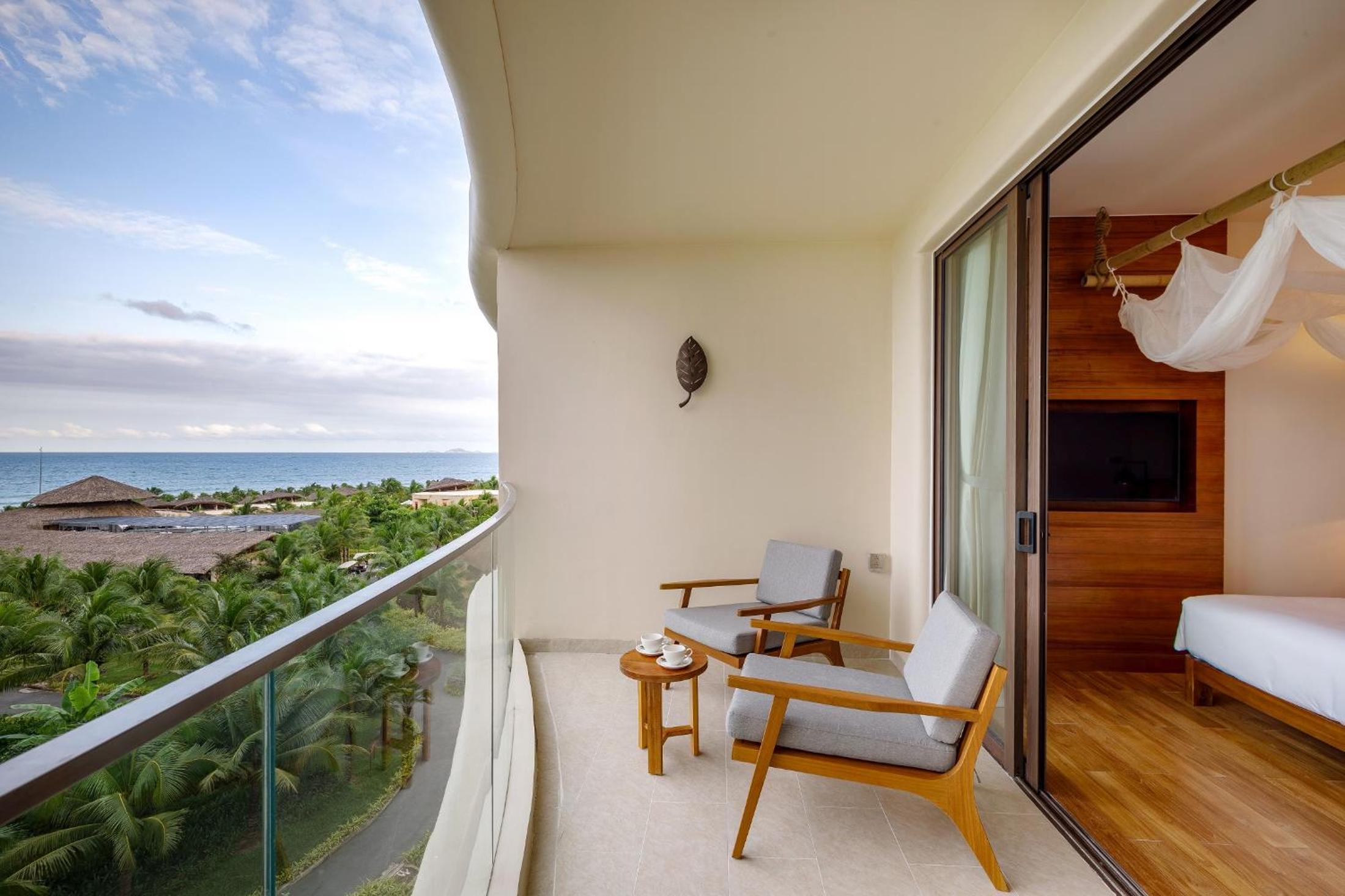 Seaview One-Bedroom Suite - Photo 9