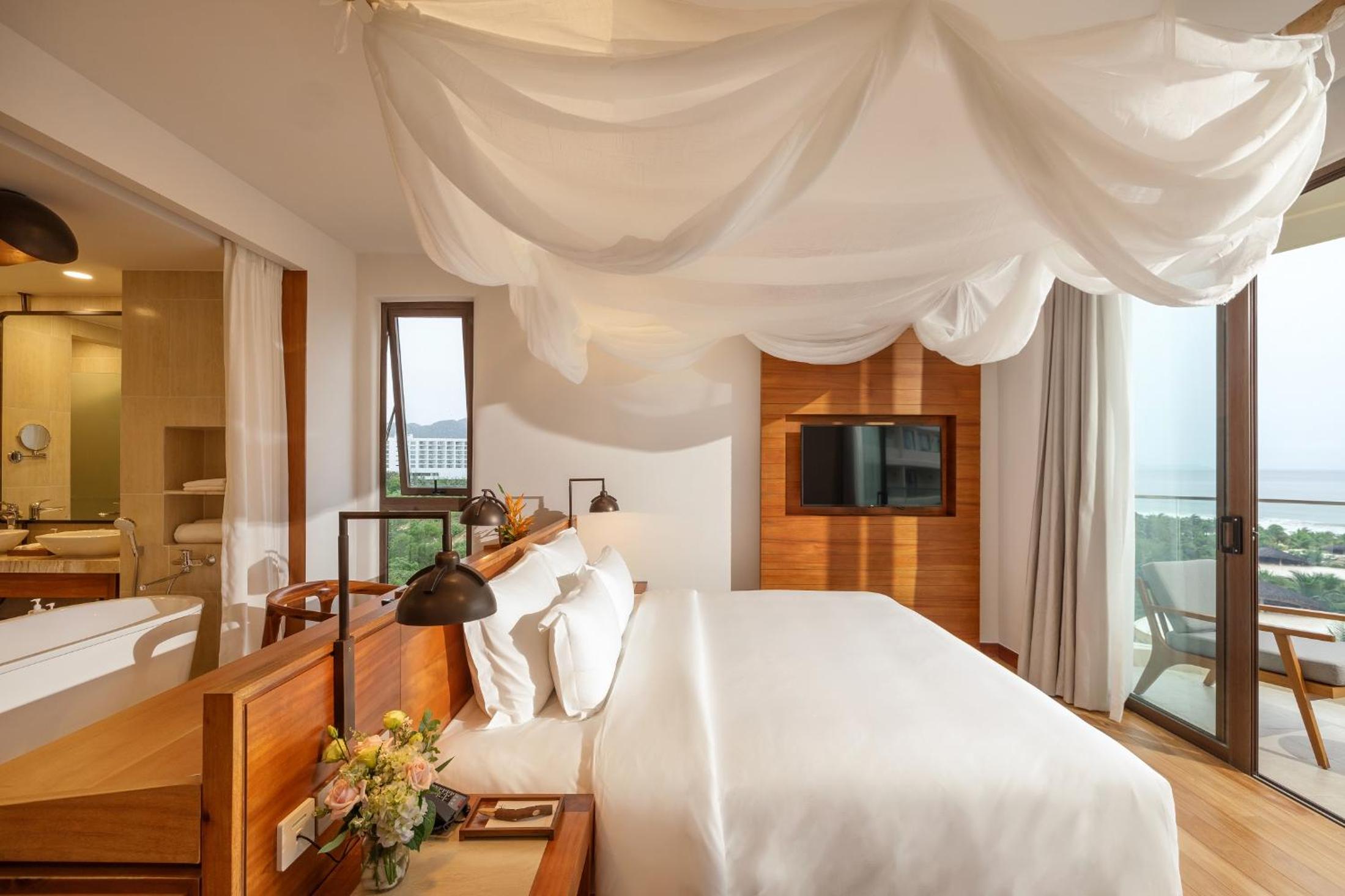 Seaview Two-Bedroom Suite - Photo 4