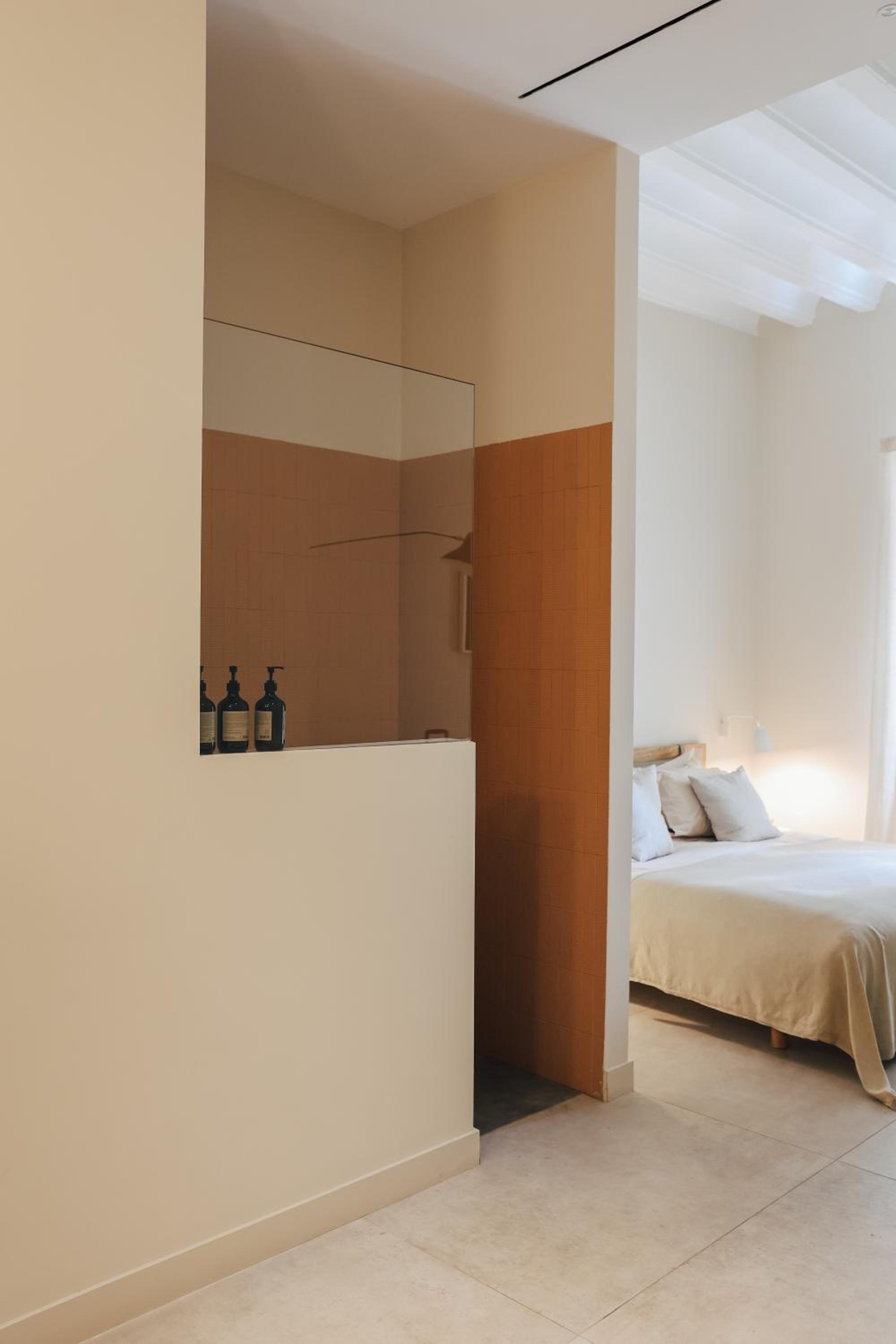 Deluxe Room - Photo 1