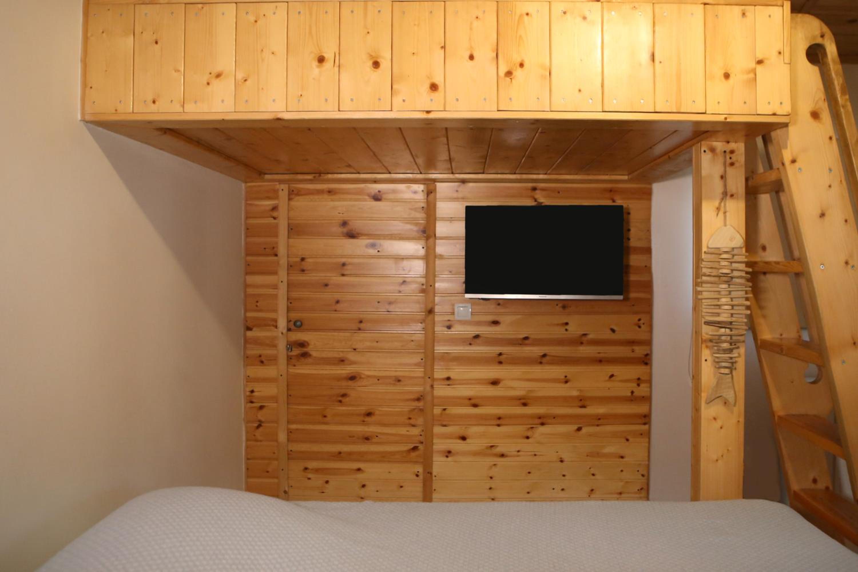 Deluxe Quadruple Room - Photo 4