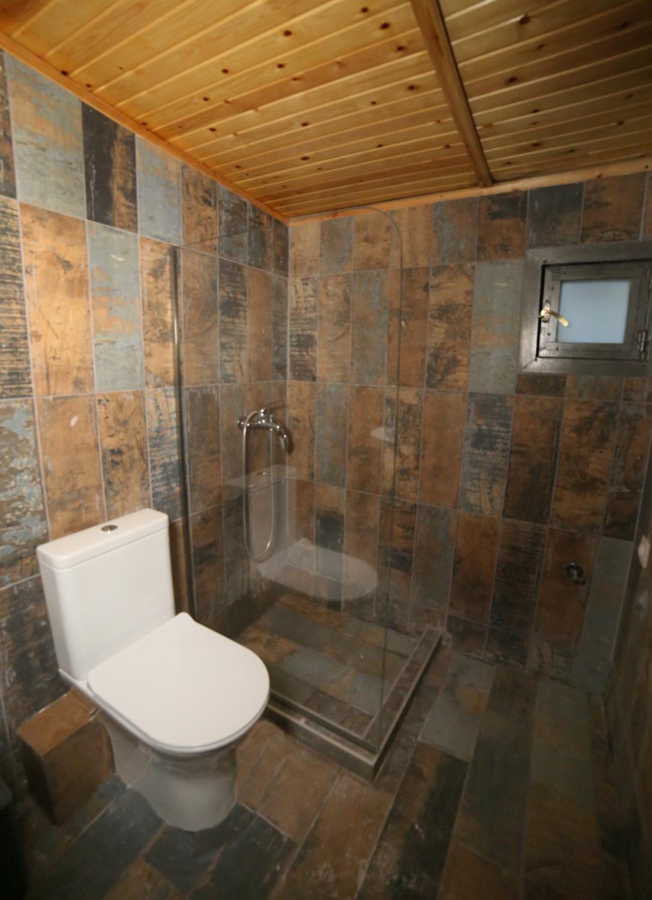 Deluxe Quadruple Room - Photo 7