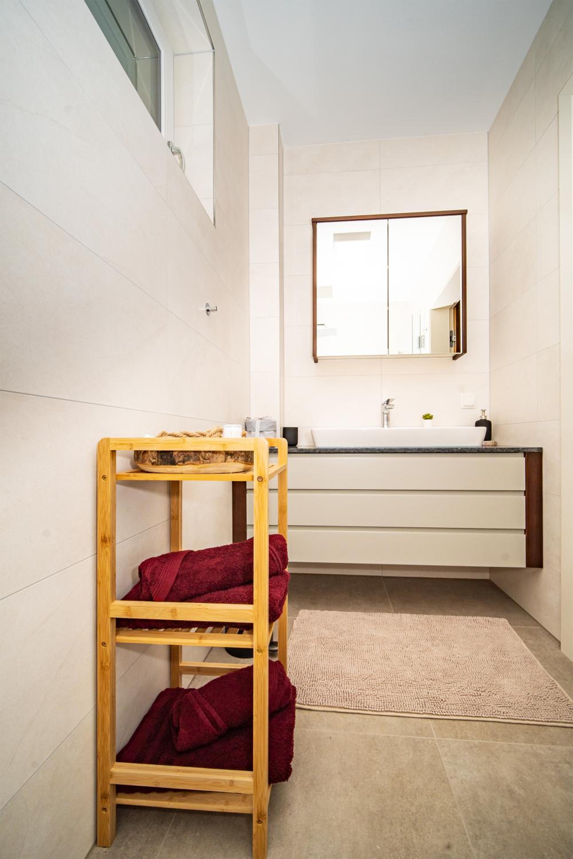 One-Bedroom Apartment photo 3