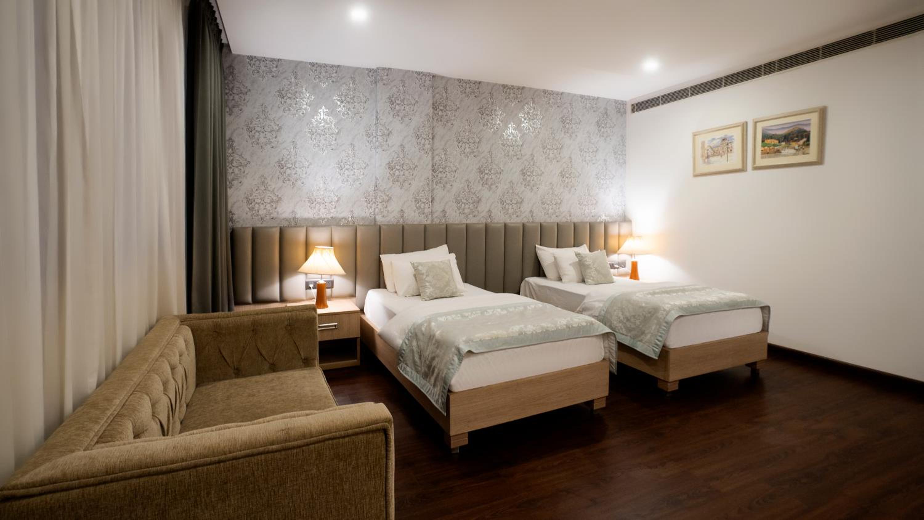 Deluxe Twin Room