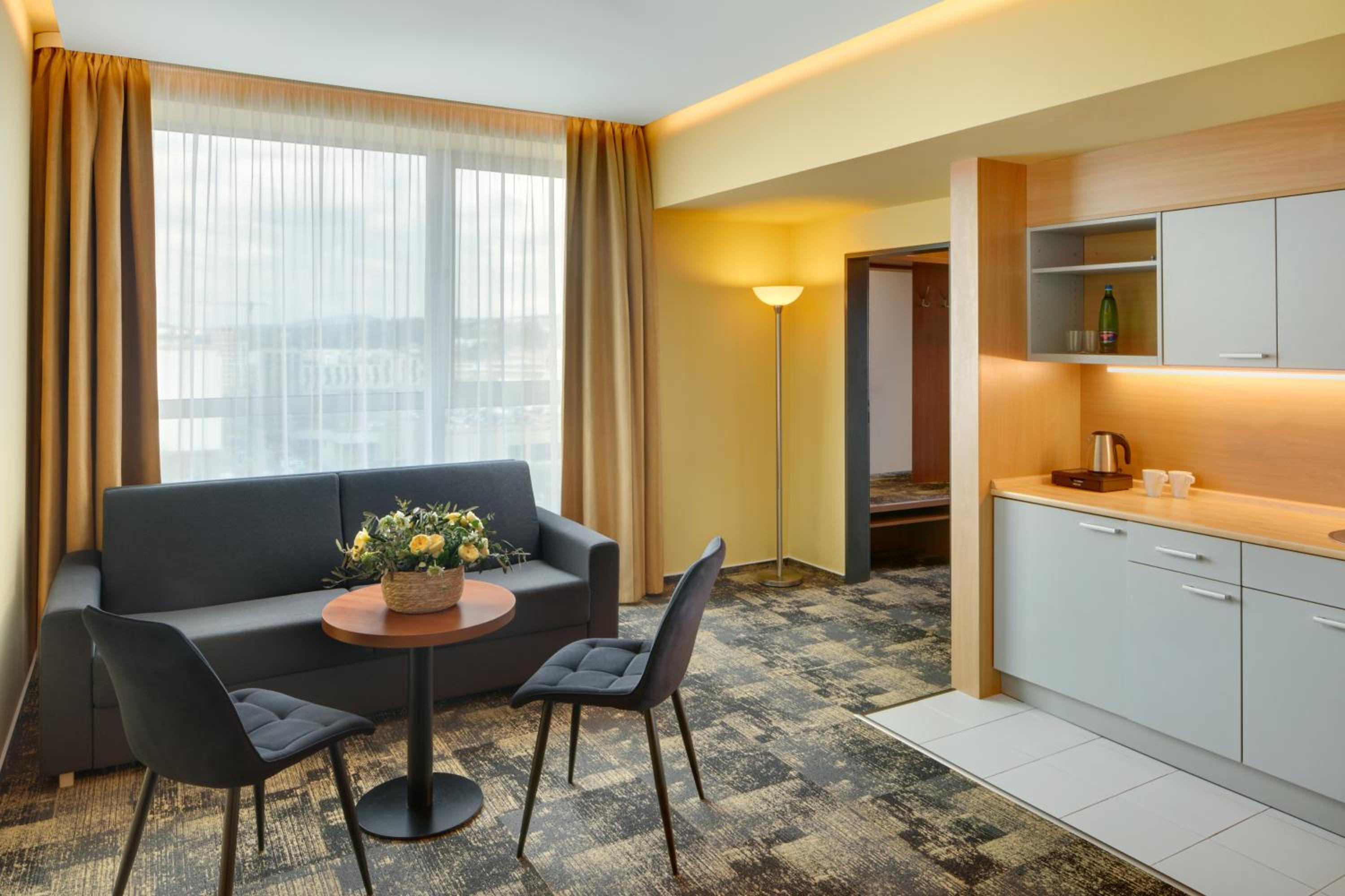 Superior Apartment with Access to public Relax Center - Photo 9