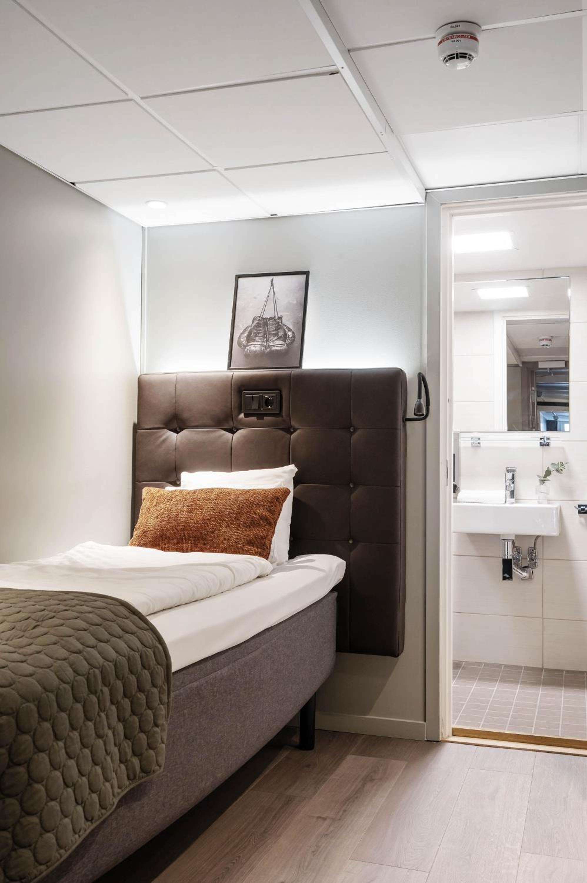 Single Room without Window