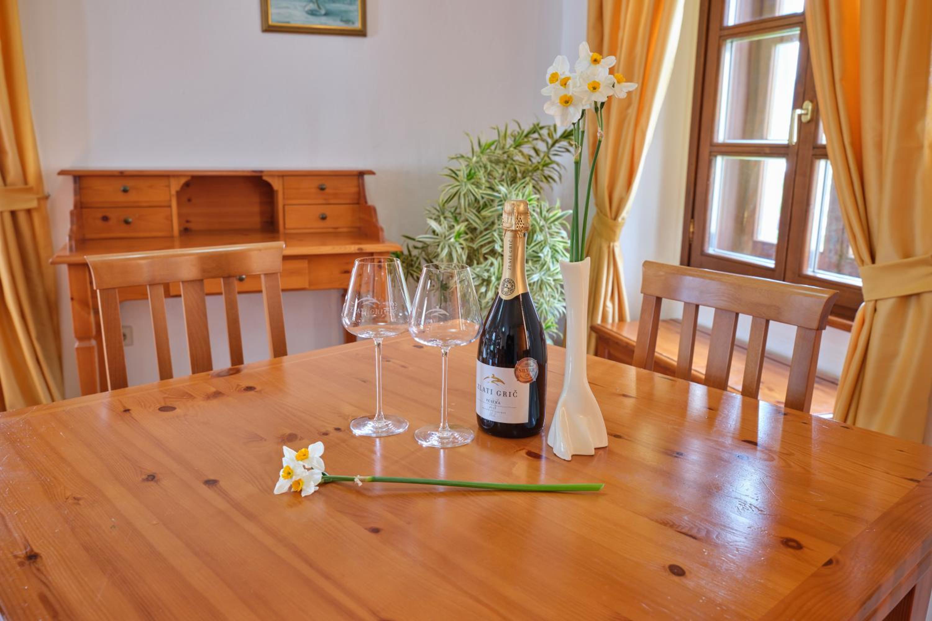 Vitica Apartment (2 Adults) - Photo 9