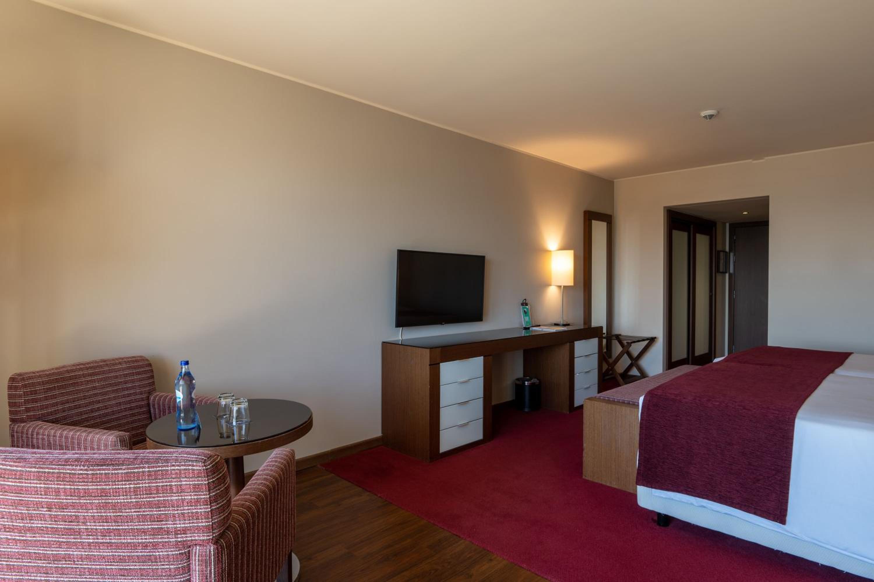 Twin Room - Photo 5