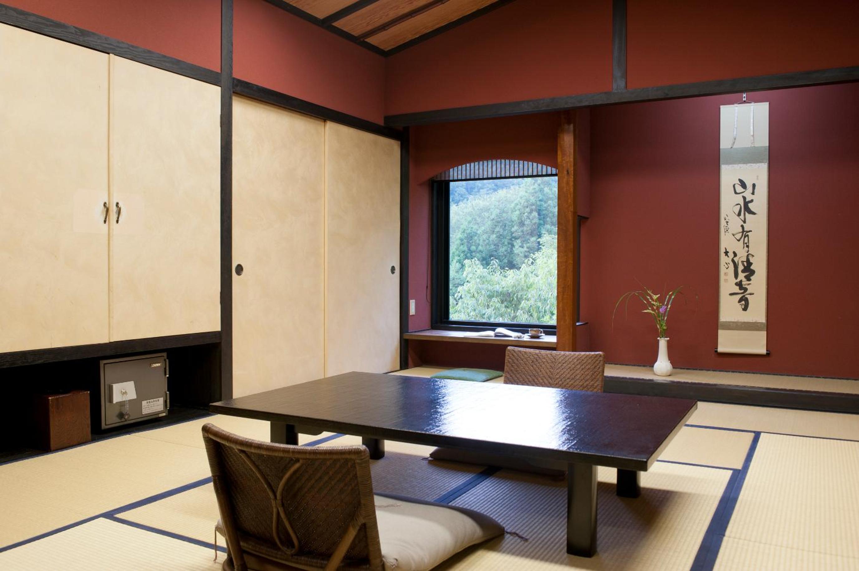 Japanese-Style Large Room with Open-Air Hot Spring Bath, Mountain View【Tsuki-Oboro】
