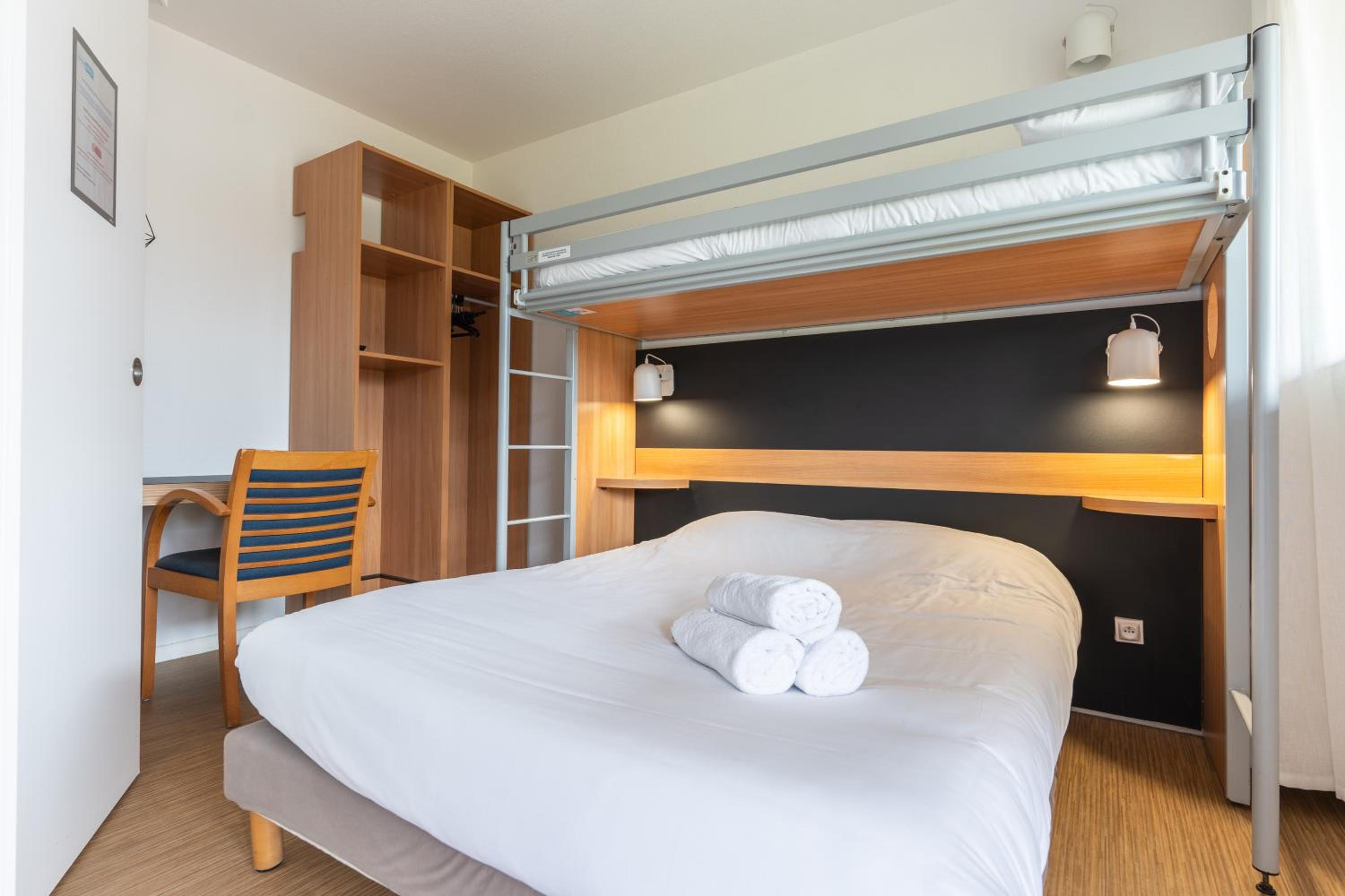 Double Room - Photo 18