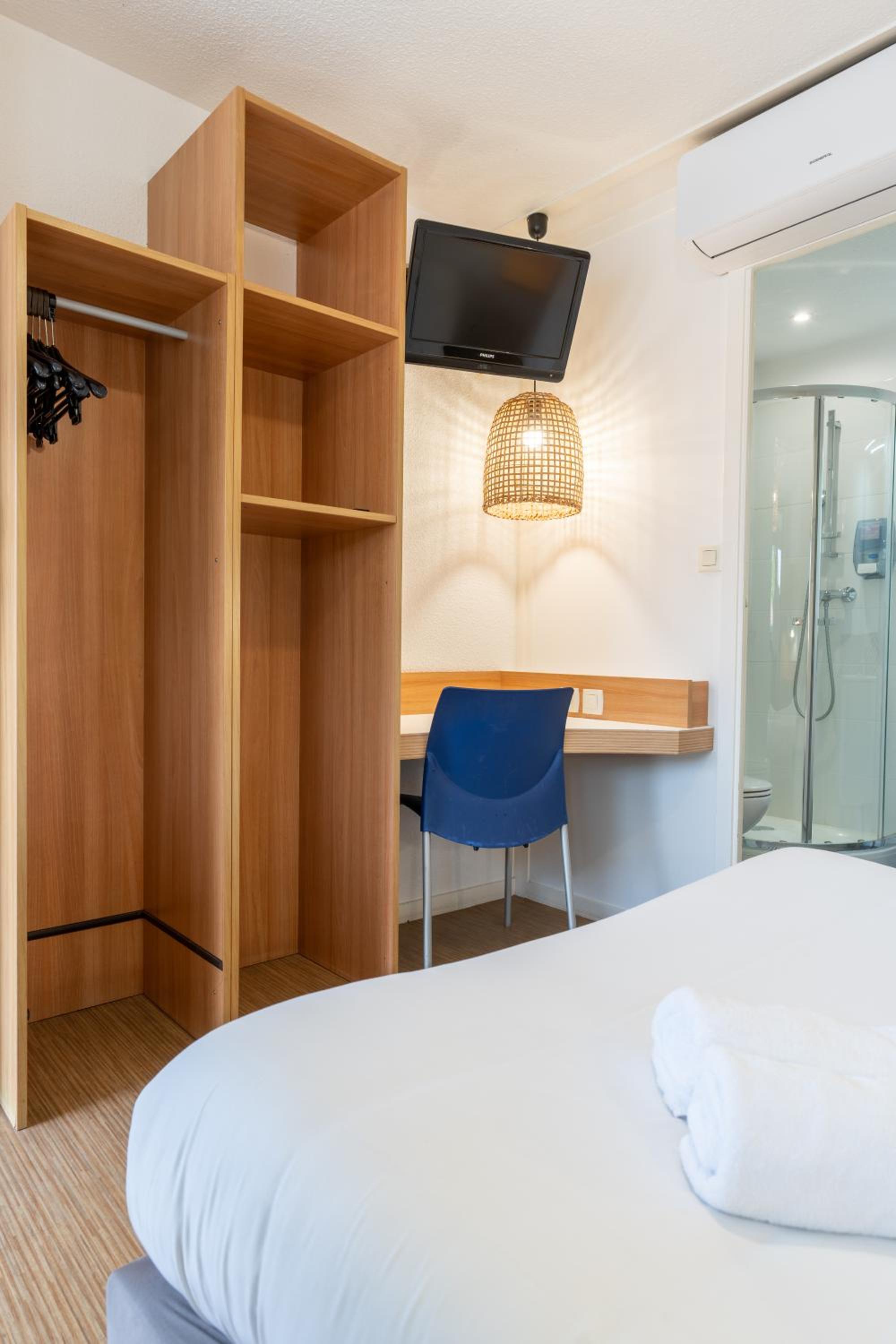 Double Room - Photo 2