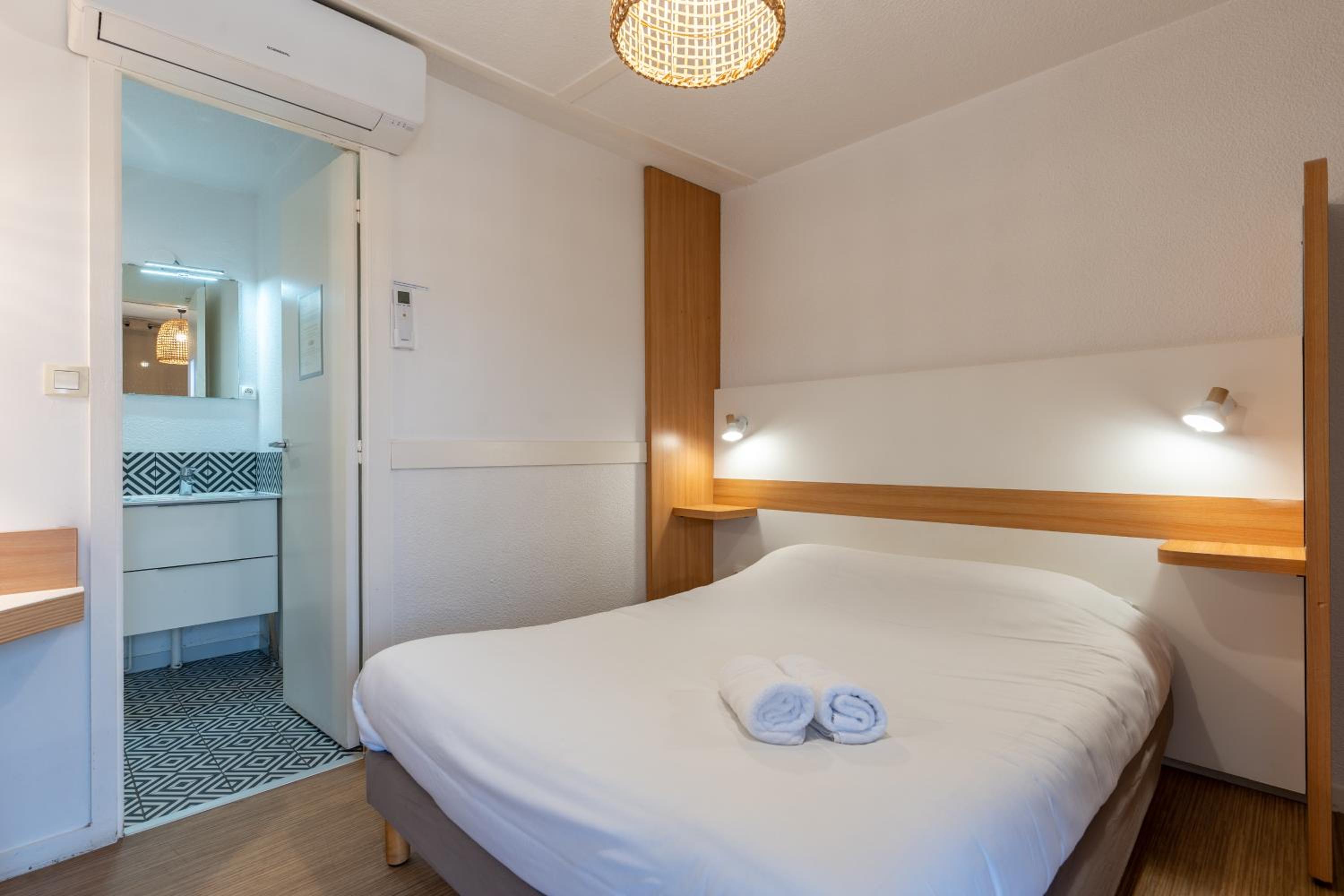 Double Room - Photo 14