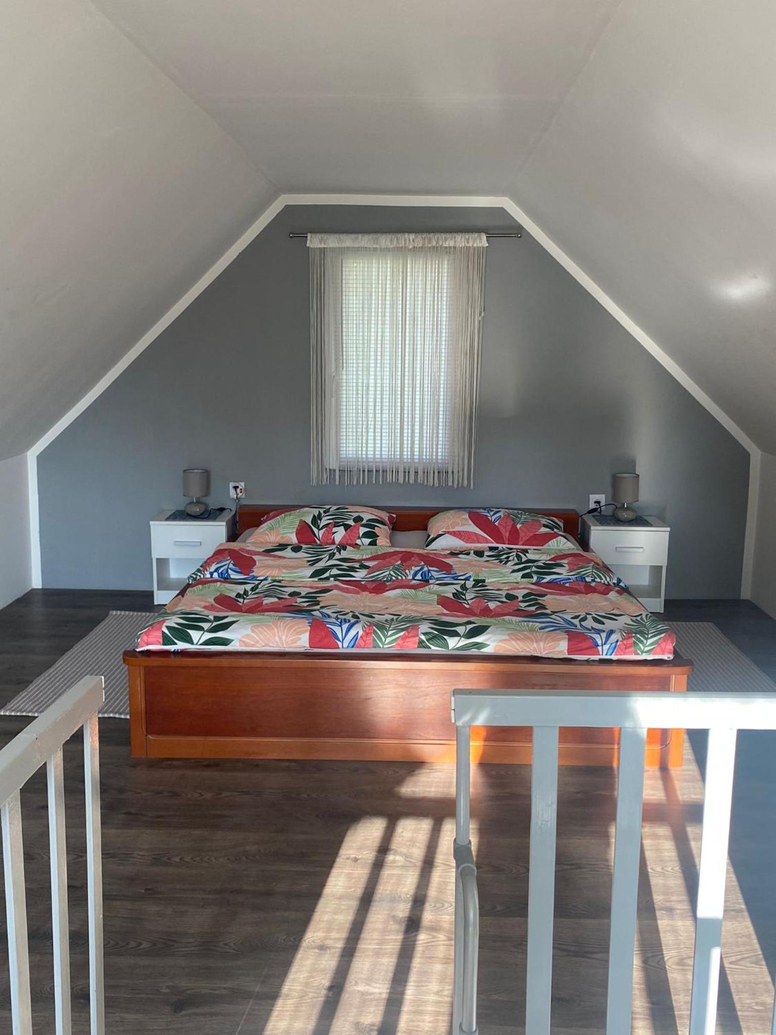 One-Bedroom House - Photo 19