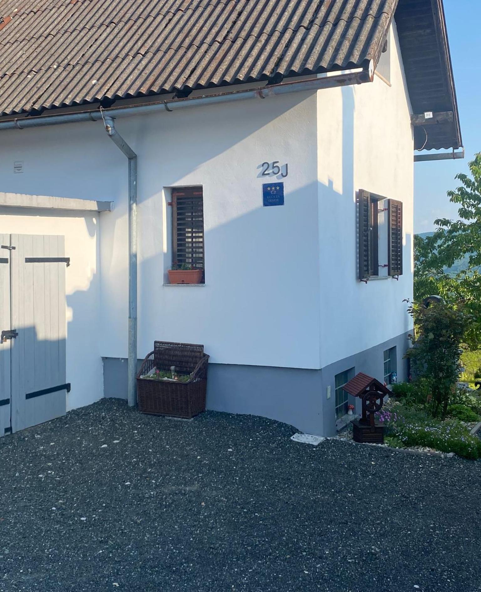 One-Bedroom House - Photo 12