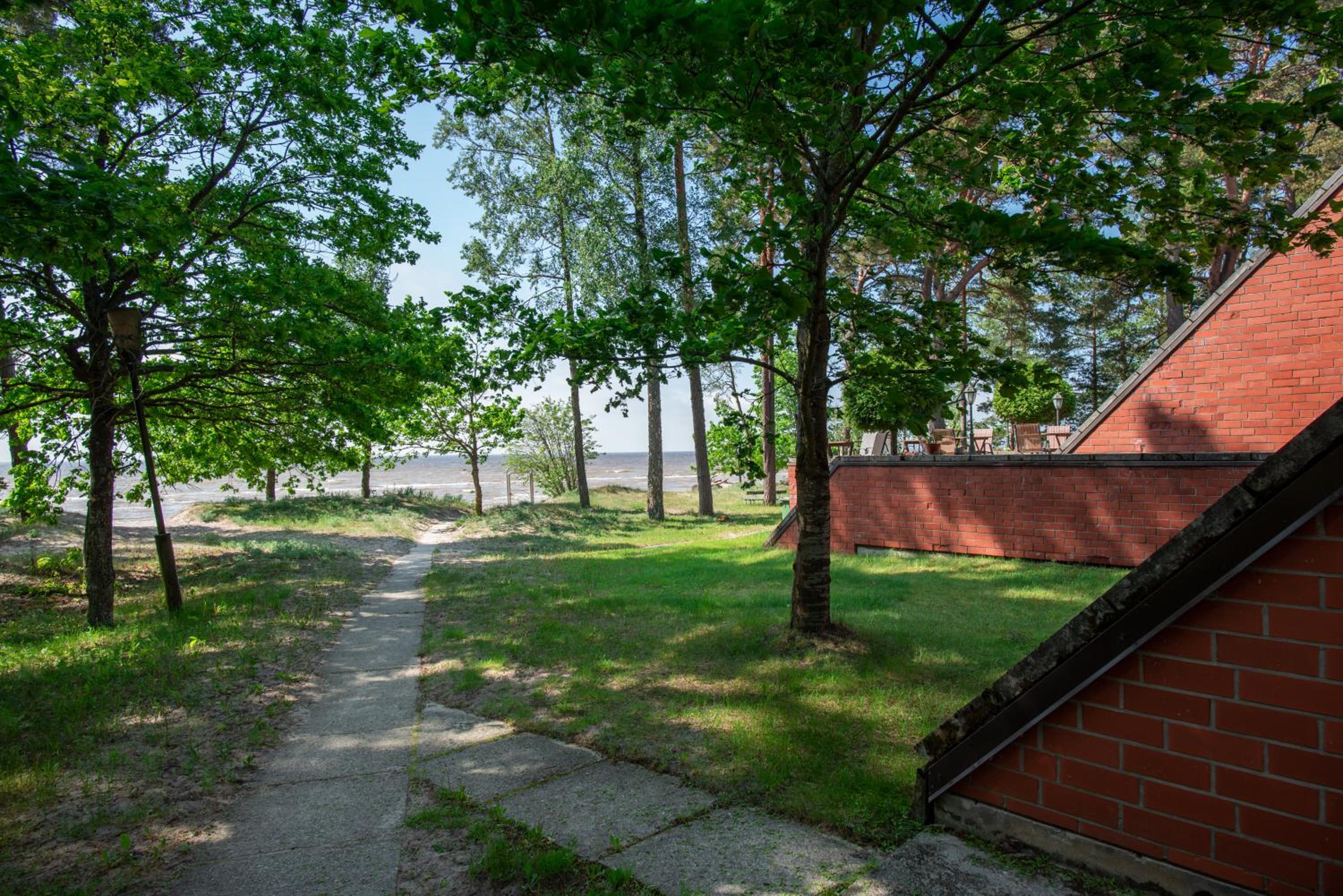 Two-Bedroom Apartment with Garden View - Photo 12