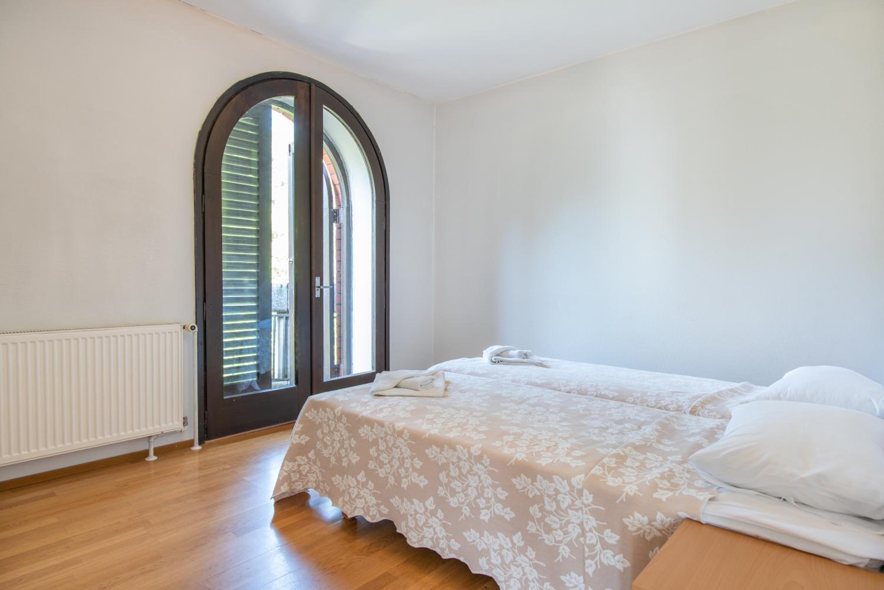 Two-Bedroom Apartment with Sea View - Photo 6