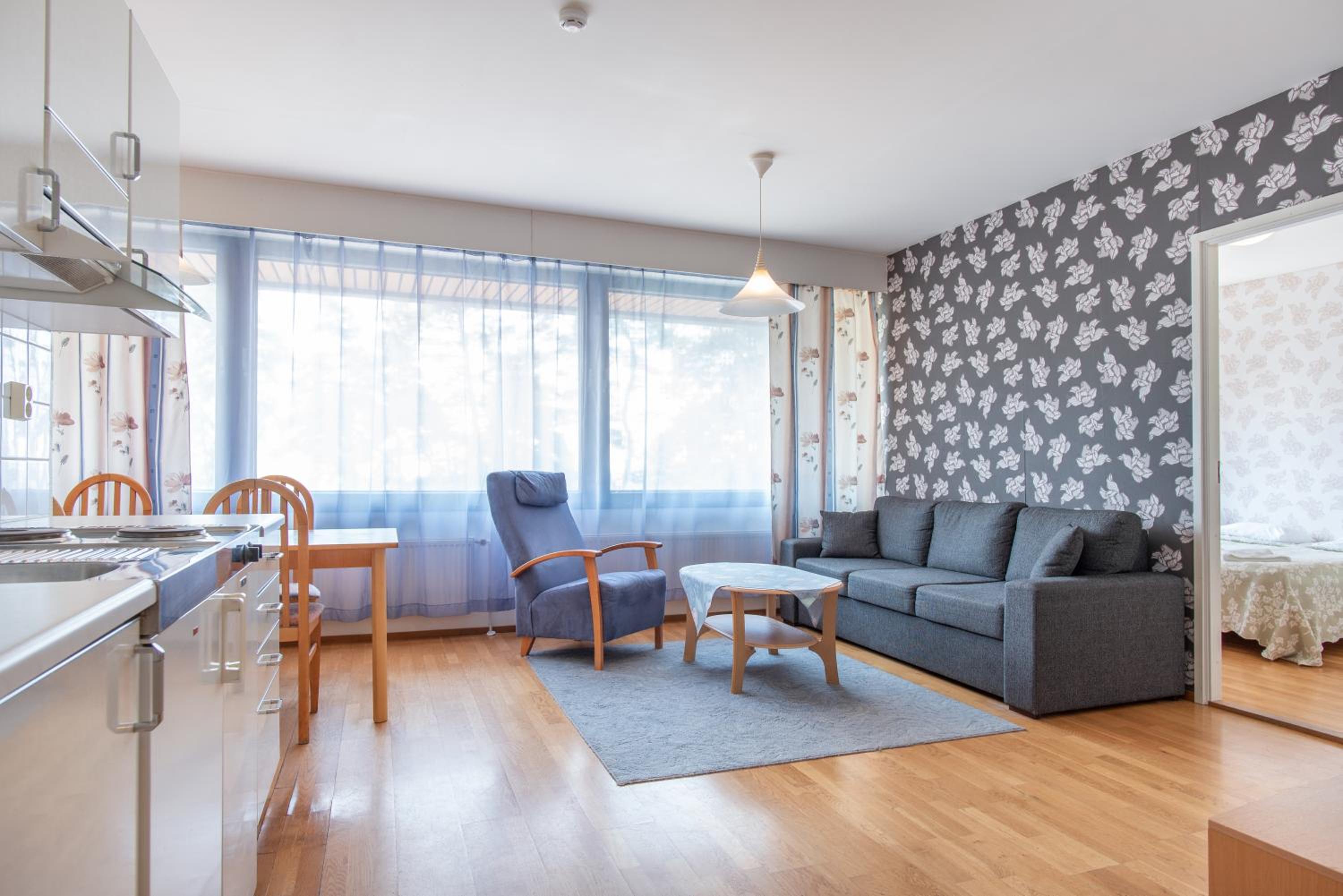 Two-Bedroom Apartment with Sea View - Photo 10