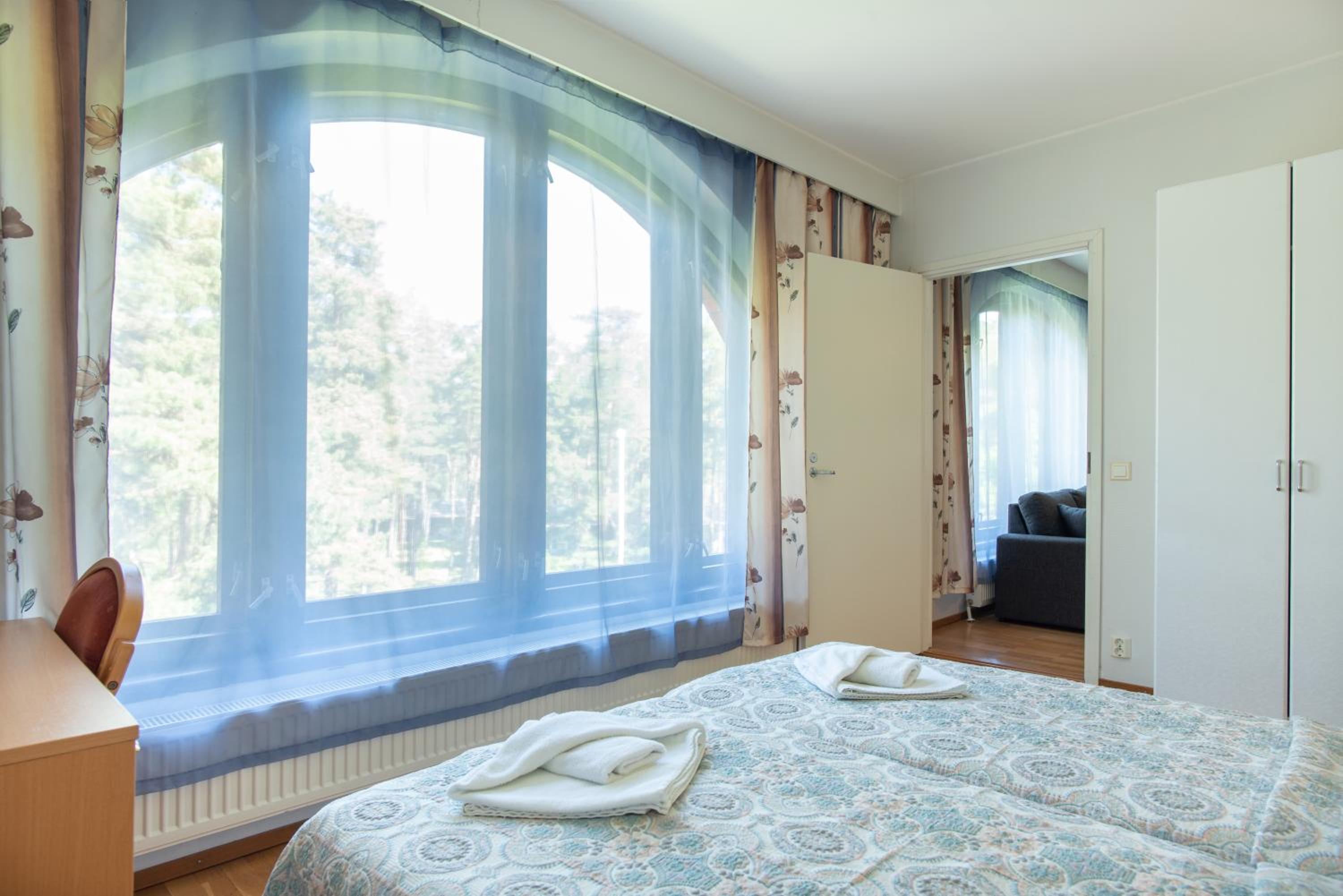 Two-Bedroom Apartment with Garden View - Photo 3