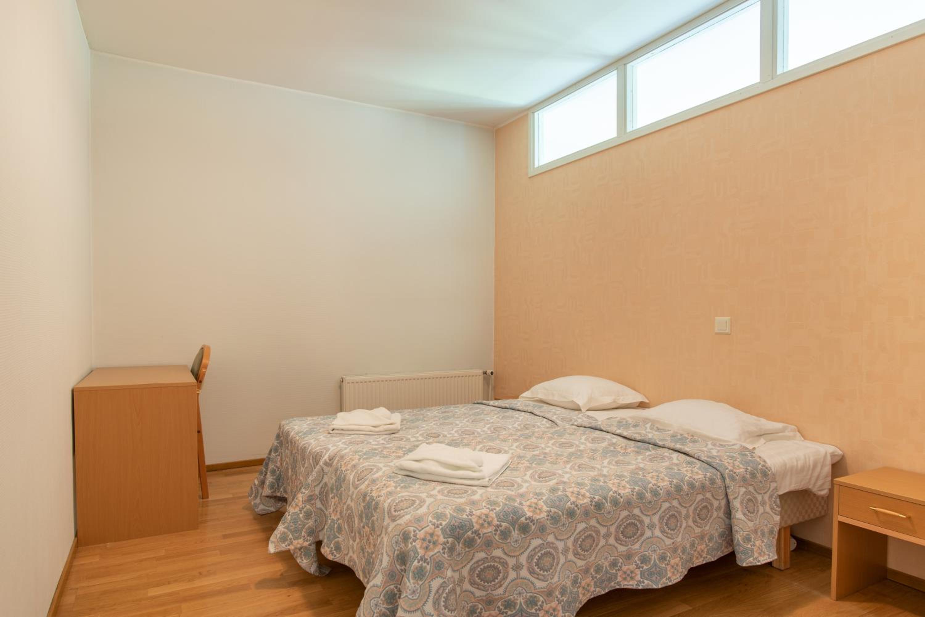 Two-Bedroom Apartment with Garden View - Photo 2